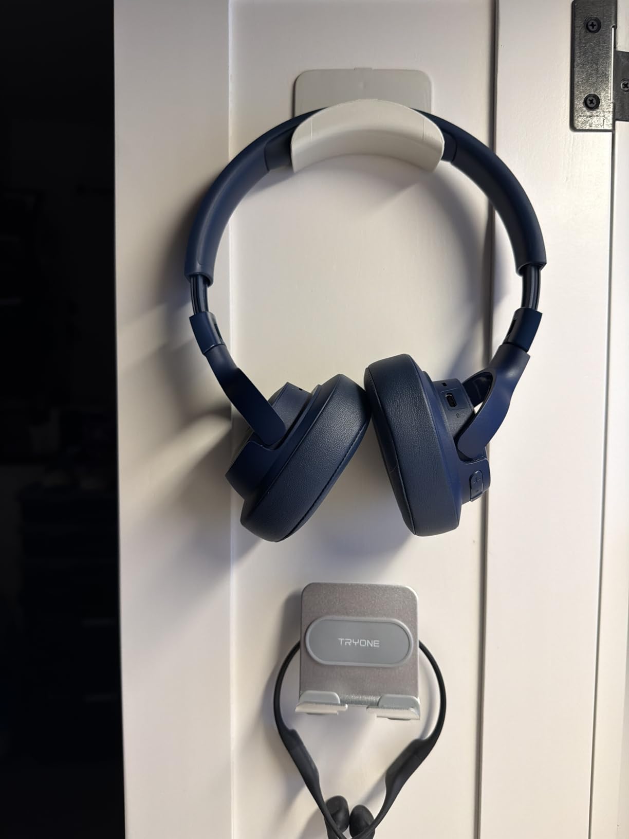 JBL Tune 720BT - Wireless Over-Ear Headphones with JBL Pure Bass Sound, Bluetooth 5.3, Up to 76H Battery Life and Speed Charge, Lightweight, Comfortable and Foldable Design (Black) customer photo 1