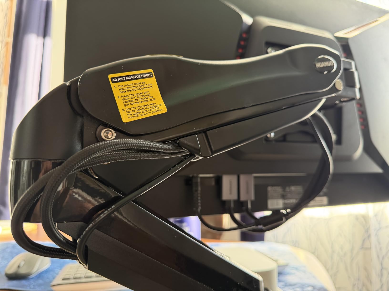 HUANUO Single Monitor Mount, 13 to 32 Inch Gas Spring Monitor Arm, Adjustable Stand, Vesa Mount with Clamp and Grommet Base - Fits 4.4 to 19.8lbs LCD Computer Monitors customer photo 2