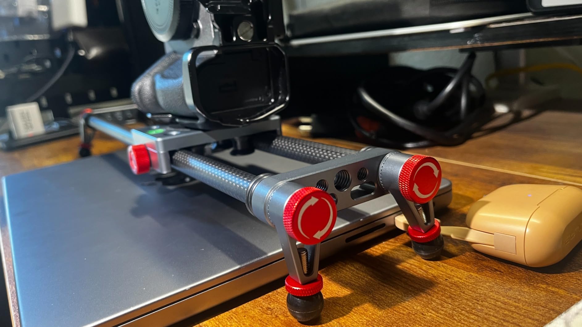 NEEWER 16in/40cm Carbon Fiber Camera Slider with 360° Ball Head/Phone Clamp/Action Camera Mount, Dolly Rail Track with 4 Bearings & Adjustable Legs, Compatible with GoPro Insta360 iPhone Android, CS1M customer photo 2