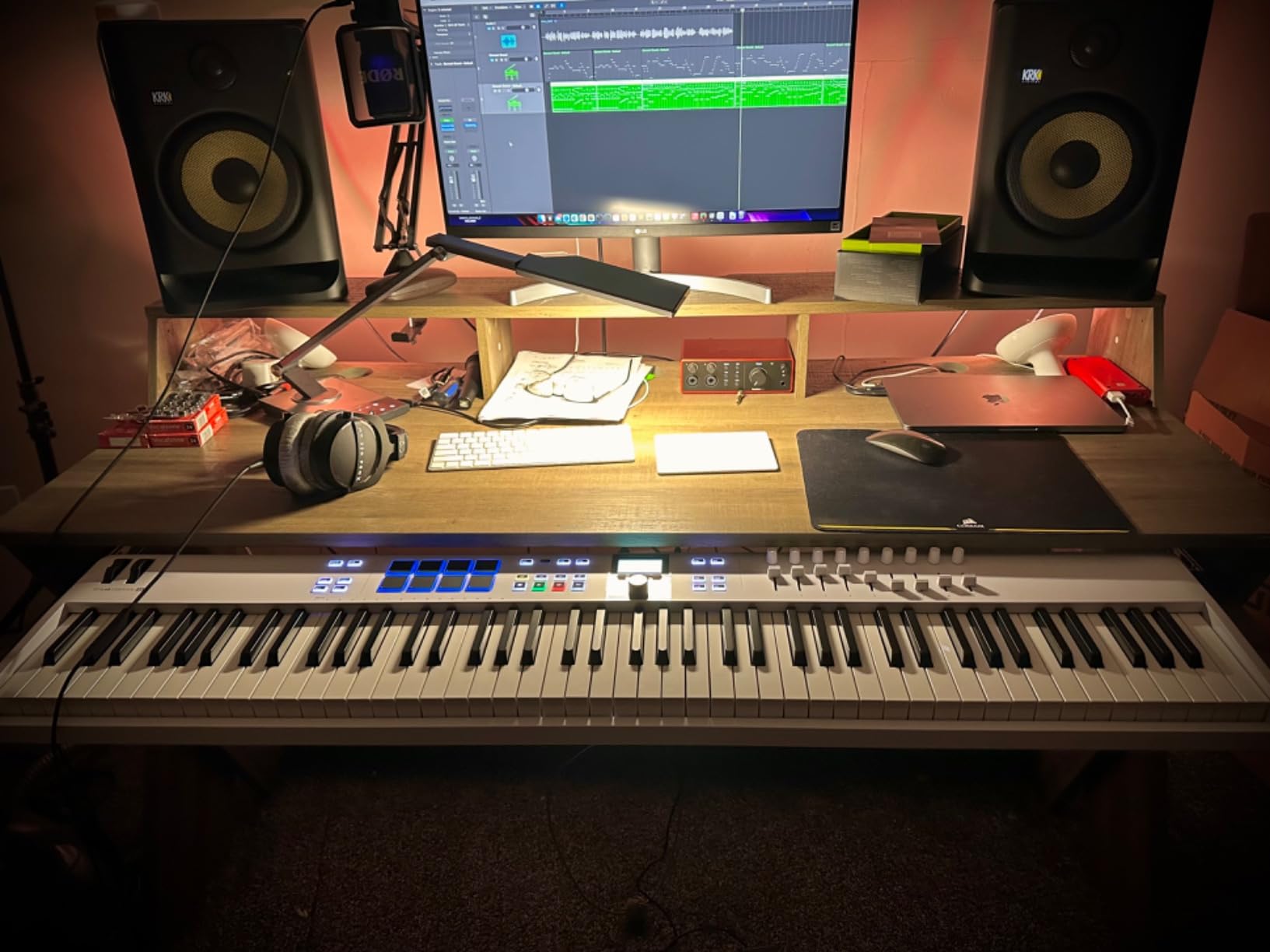 Arturia KeyLab Essential 88 mk3 - 88 key USB MIDI Controller Keyboard with Analog Lab V Software Included, White customer photo 1