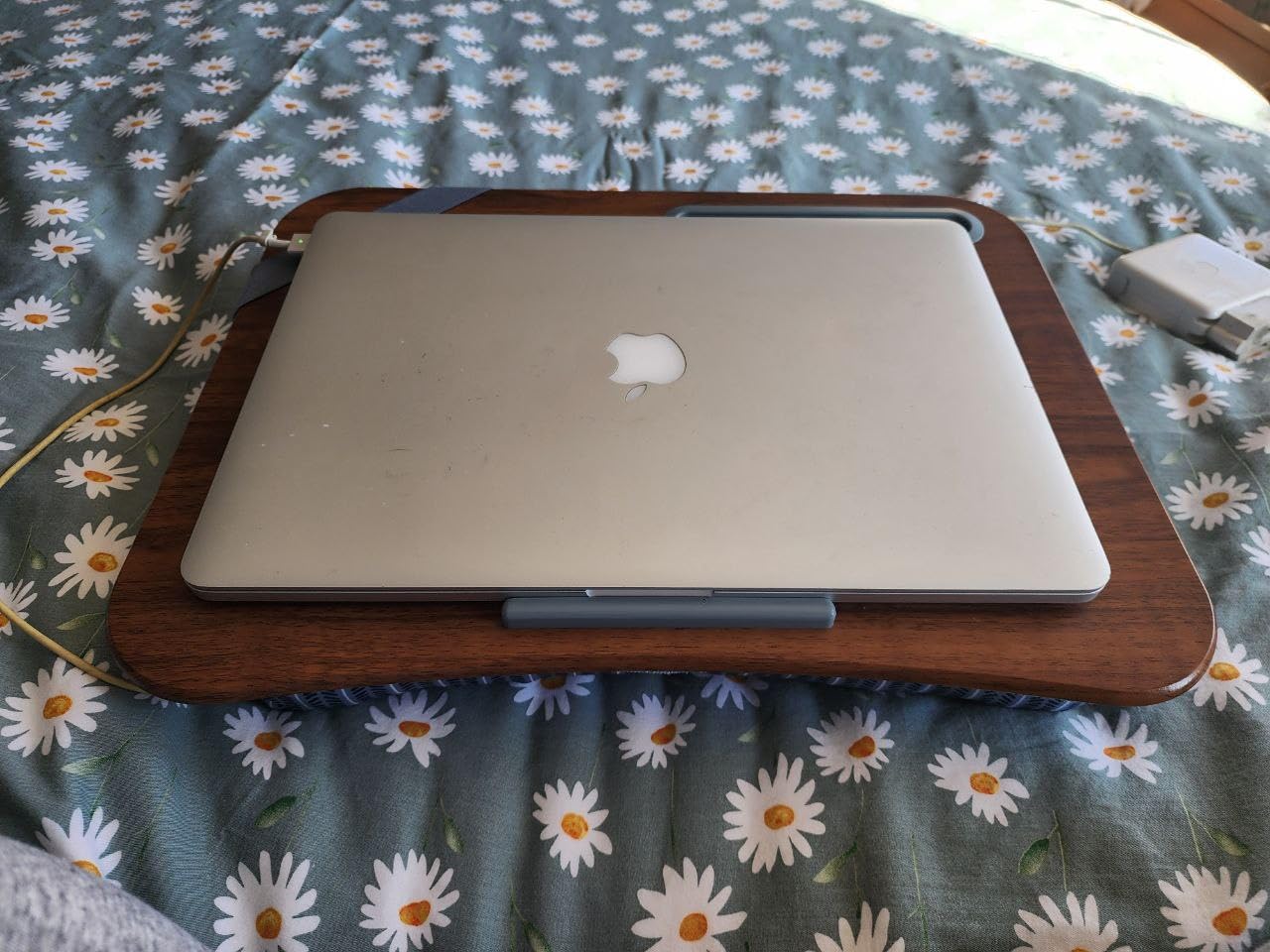 LAPGEAR Designer Lap Desk with Phone Holder and Device Ledge - Arrow Stripes - Fits up to 15.6 Inch Laptops - Style No. 45411 customer photo 2