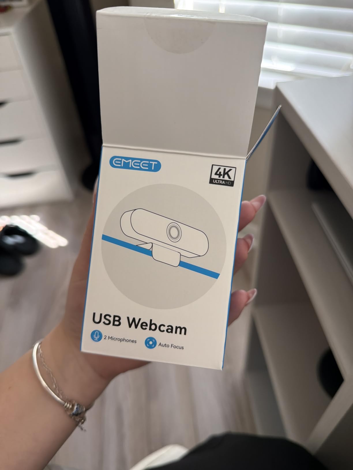 EMEET NOVA 4K Webcam for PC - Ultra 4K HD, PDAF Autofocus, Dual Omnidirectional Mics, 73° FOV, Auto Light Correction, USB-A, Privacy Cover, Ideal for High-End Business Meetings&Live Streaming customer photo 1