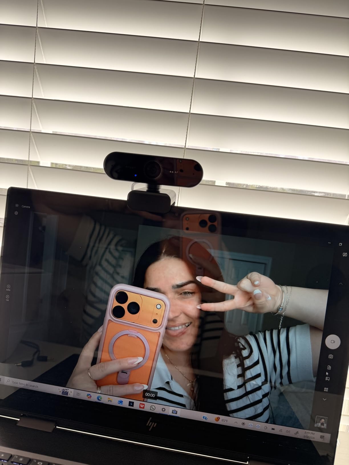 EMEET NOVA 4K Webcam for PC - Ultra 4K HD, PDAF Autofocus, Dual Omnidirectional Mics, 73° FOV, Auto Light Correction, USB-A, Privacy Cover, Ideal for High-End Business Meetings&Live Streaming customer photo 2