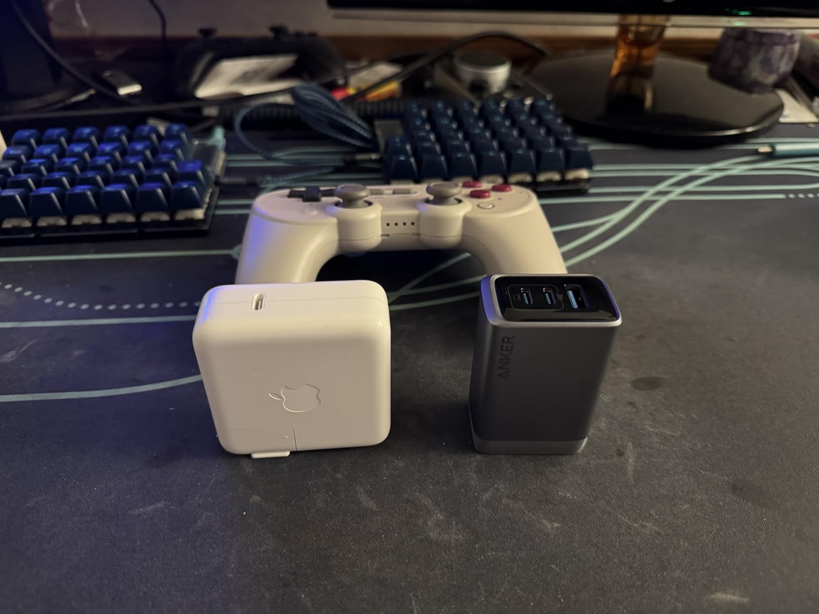 Anker Prime Charger, 100W 3-Port GaN USB C Charger Block, Foldable and Compact for MacBook, iPad, iPhone 17 Series, Galaxy S24/S23, and More customer photo 2