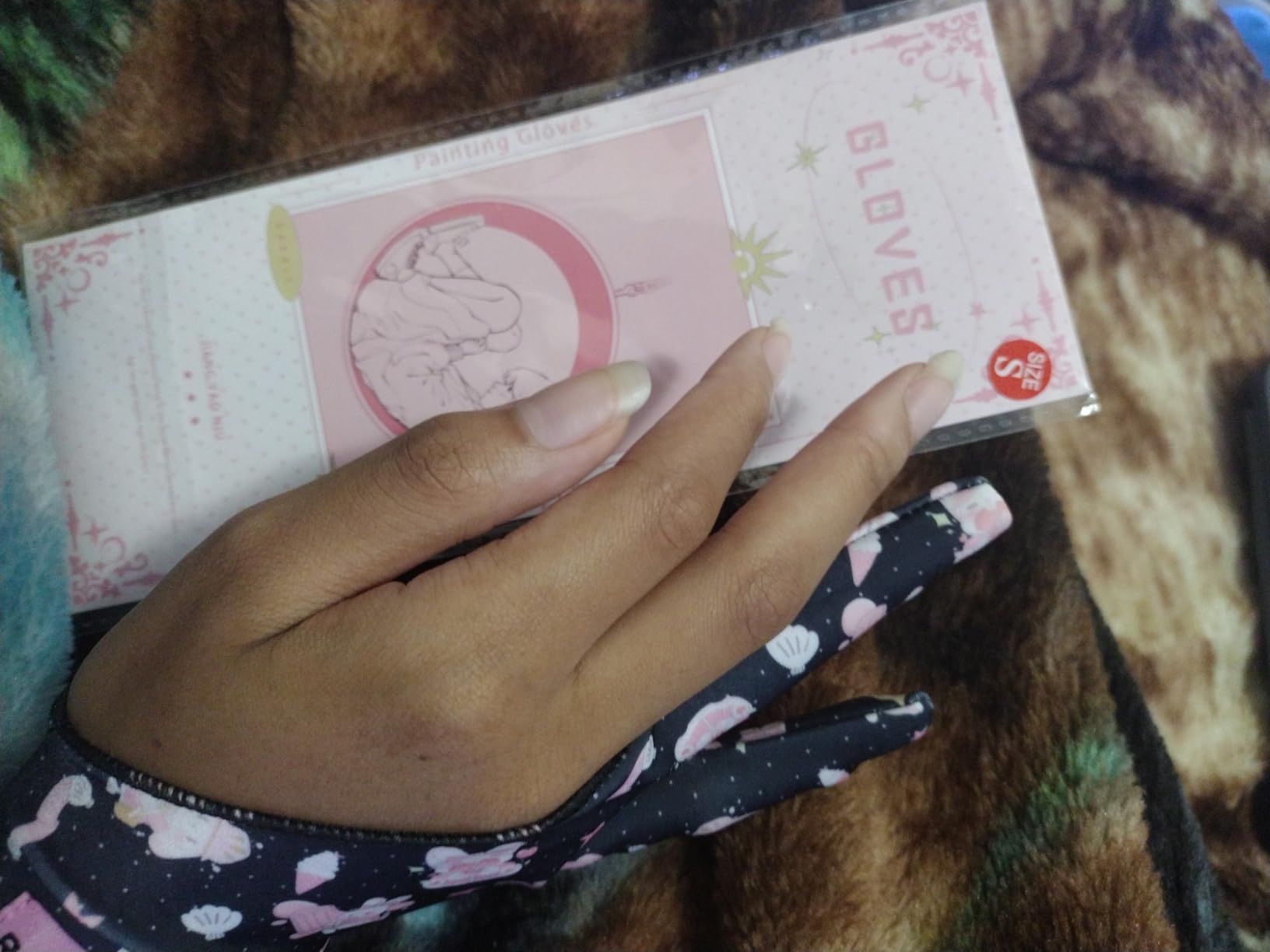 Artist Drawing Glove, Two-Finger Digital Art Glove for Drawing Tablet/Pen Display/Monitor Cute Print Universal Drawing Glove for Right and Left Hand, M Purple Color customer photo 2