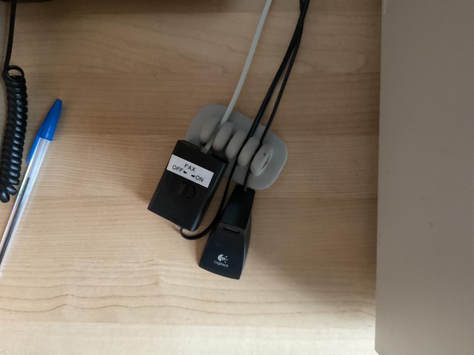 VCELINK 2 Port RJ45 Network Switch, Ethernet Splitter 2-in 1-Out or 1-in 2-Out, Power-Free Passive Ethernet Selector 1000Mbps Cat6/Cat5e/Cat5, PoE, Slide Switch customer photo 1