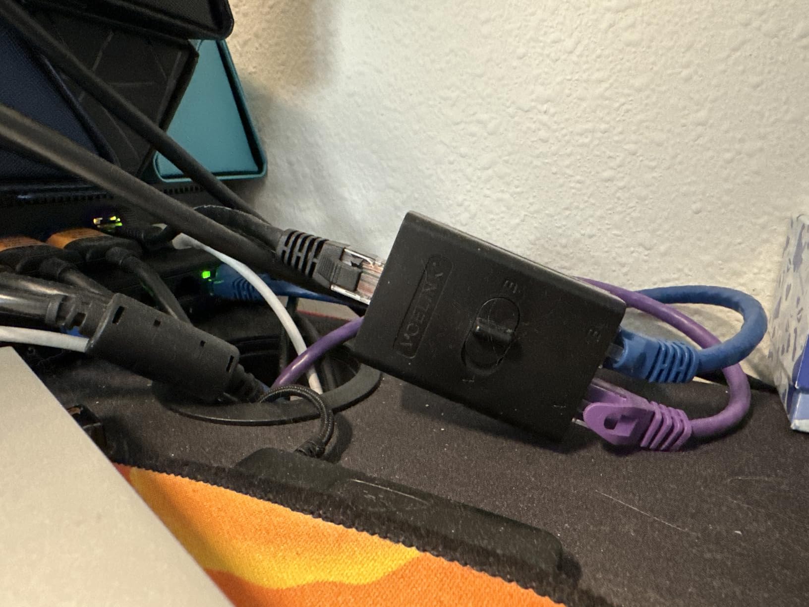 VCELINK 2 Port RJ45 Network Switch, Ethernet Splitter 2-in 1-Out or 1-in 2-Out, Power-Free Passive Ethernet Selector 1000Mbps Cat6/Cat5e/Cat5, PoE, Slide Switch customer photo 2