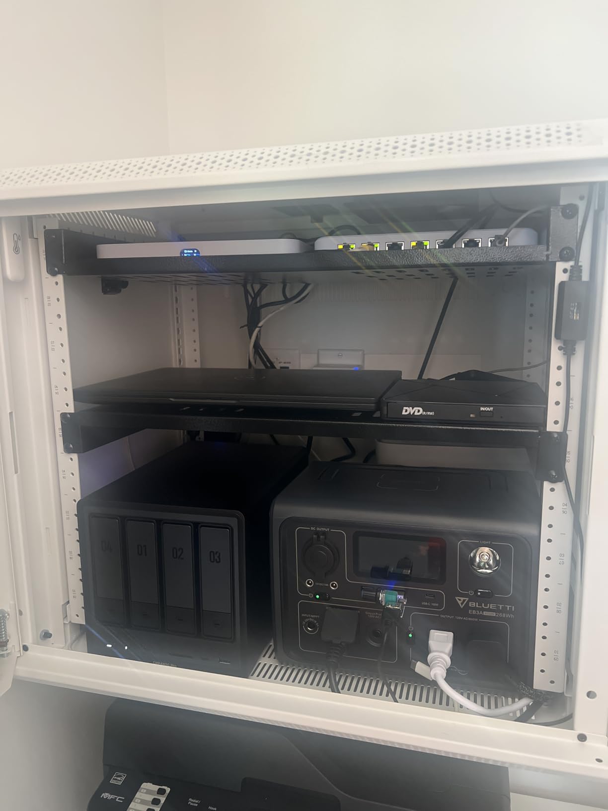 UGREEN NAS DXP6800 Pro 6-Bay Desktop NAS, Intel i5 1235u 10-Core CPU, 8GB DDR5 RAM, Built-in 128G SSD for System, 2X 10GbE, 2XM.2 NVMe Slots, 8K HDMI, 2XTBT4, Network Attached Storage (Diskless) customer photo 2