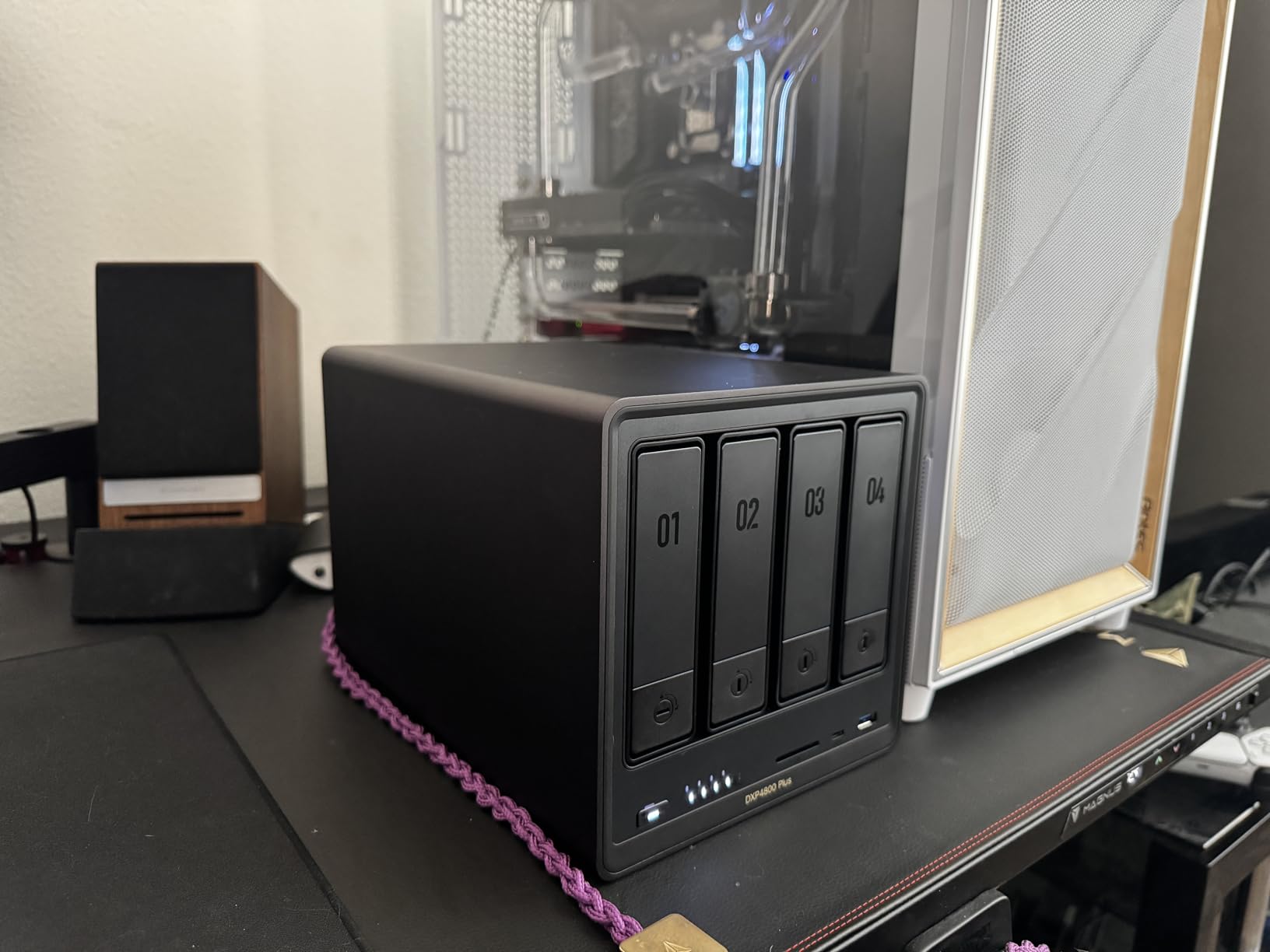 UGREEN NAS DXP4800 Plus 4-Bay Desktop NAS, Intel Pentium Gold 8505 5-Core CPU, 8GB DDR5 RAM, Built-in 128G SSD, 1 * 10GbE, 1 * 2.5GbE, 2 * M.2 NVMe Slots, 4K HDMI, Network Attached Storage (Diskless) customer photo 1