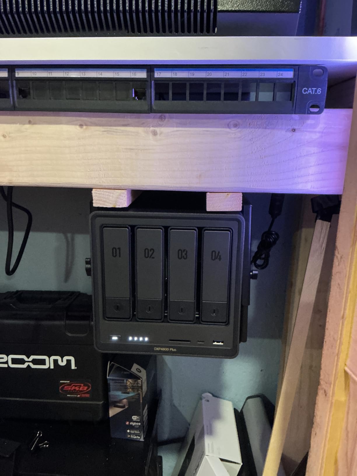 UGREEN NAS DXP4800 Plus 4-Bay Desktop NAS, Intel Pentium Gold 8505 5-Core CPU, 8GB DDR5 RAM, Built-in 128G SSD, 1 * 10GbE, 1 * 2.5GbE, 2 * M.2 NVMe Slots, 4K HDMI, Network Attached Storage (Diskless) customer photo 2