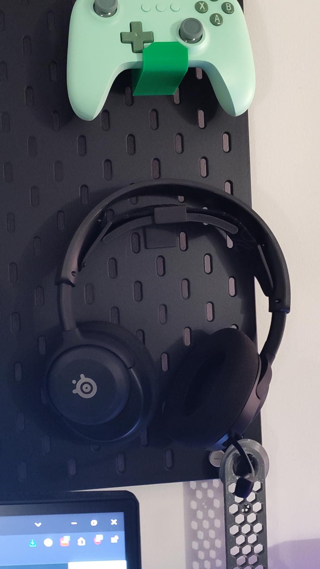 SteelSeries Arctis Nova 5 Wireless Multi-System Gaming Headset - Neodymium Magnetic Drivers - 100+ Audio Presets - 60 HR Battery - 2.4GHz or BT - ClearCast Gen2.X Mic - PC, PS5, PS4, Switch, Mobile customer photo 1