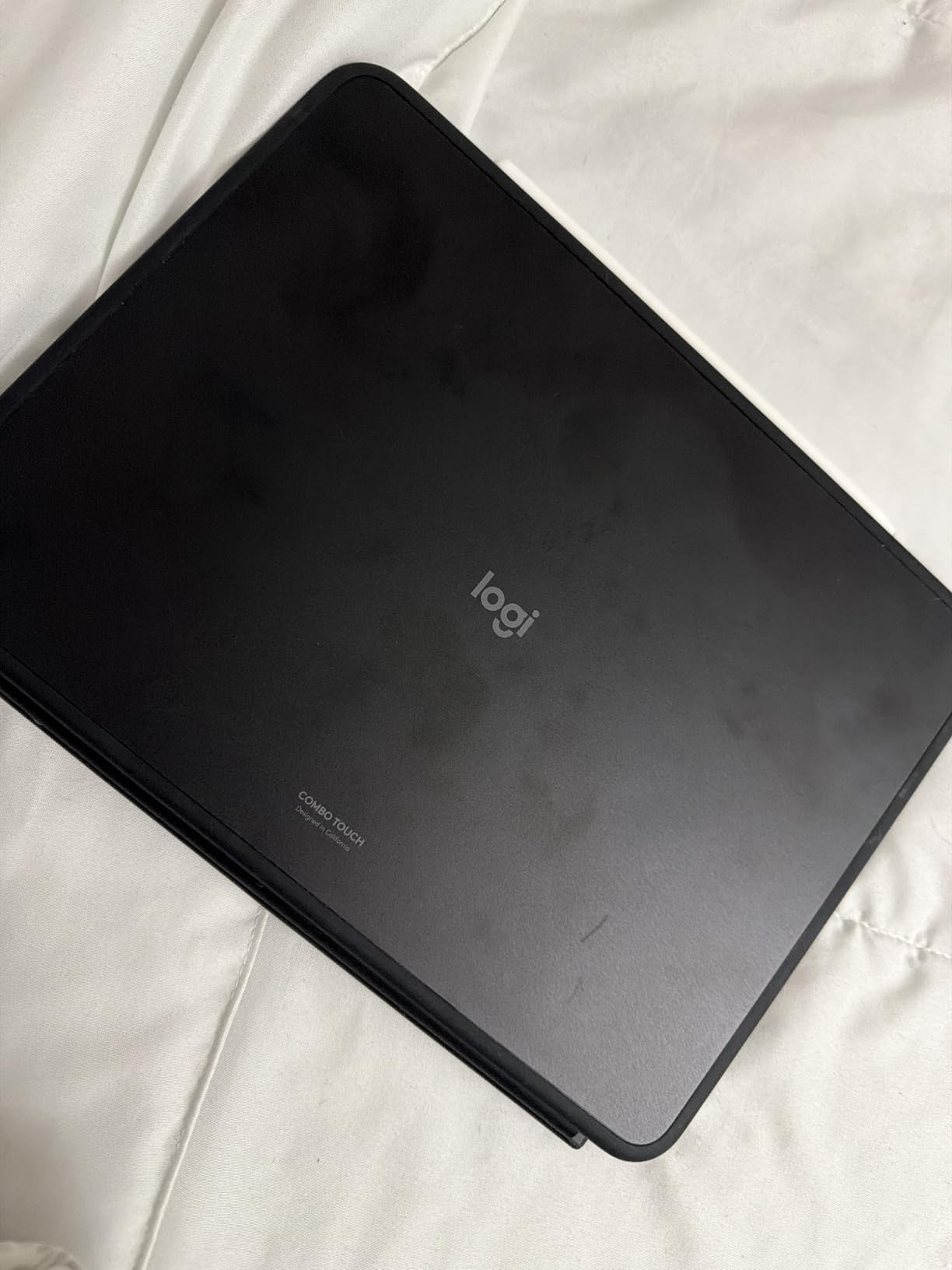 Logitech Combo Touch iPad Air 11-inch (M2, M3 & M4), iPad Air (5th gen) Keyboard Case - Detachable Backlit Keyboard with Kickstand - Midnight Black customer photo 2