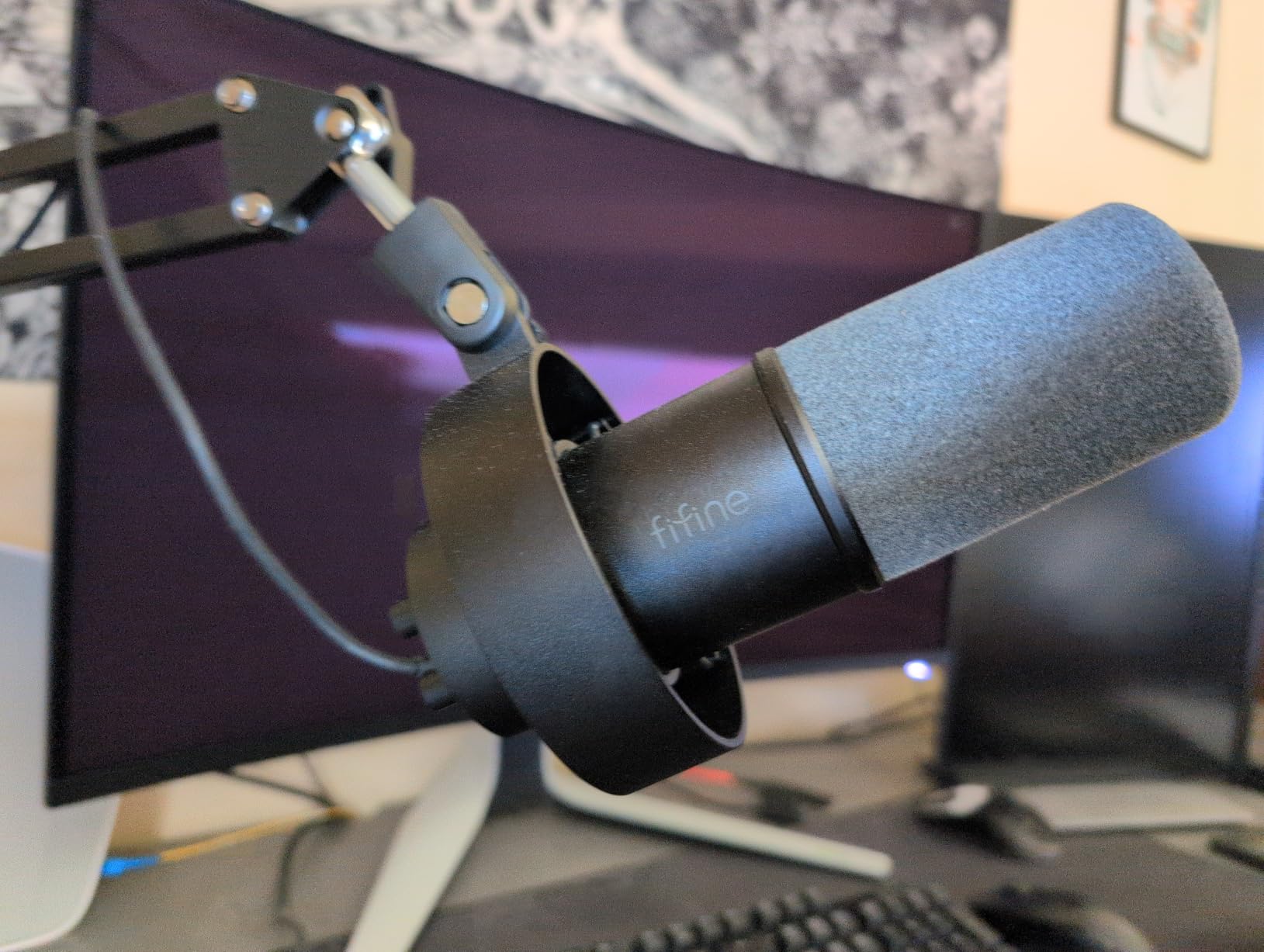 FIFINE K688 Podcast Microphone Kit, USB/XLR Dynamic Microphone with Boom Arm for PC/XLR Mixer, Gaming Mic with Mute Button, Headphone Jack for Vocal, Voice-Over, Streaming, Music Recording -K688CT customer photo 1