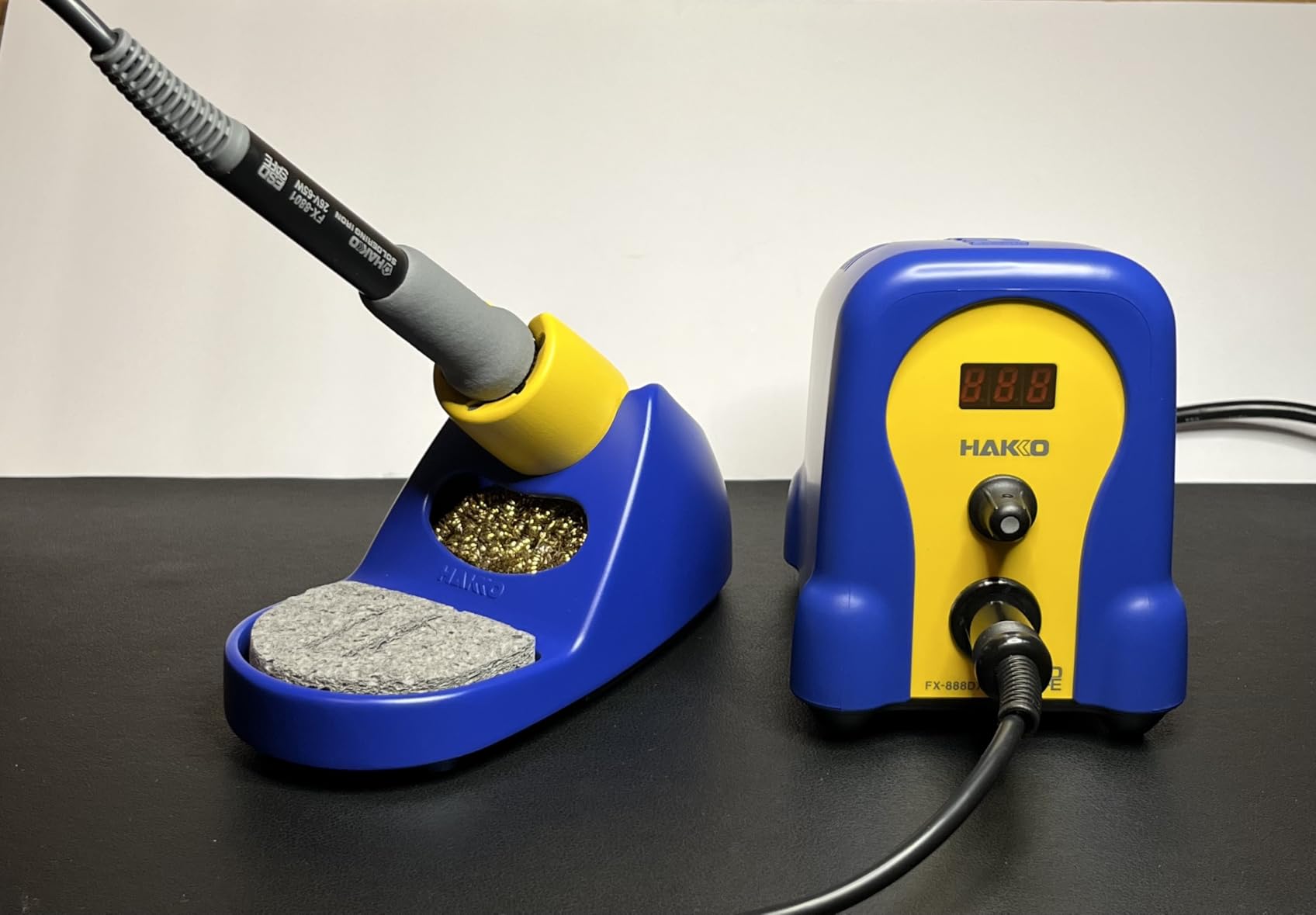 Hakko FX888DX-010BY - Digital Soldering Station with Rotary Encoder (Blue/Yellow Housing) customer photo 1