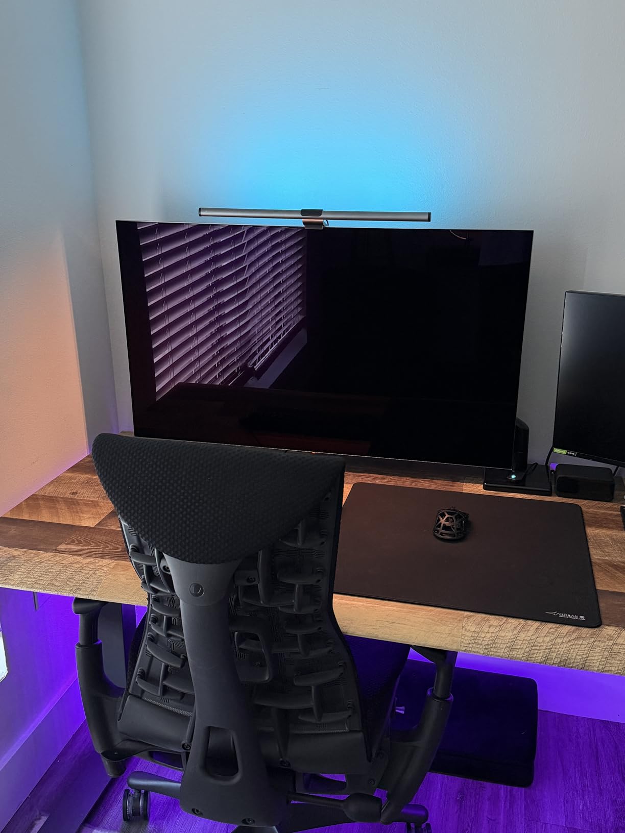 Quntis RGB Pro+ Monitor Light Bar with Remote, 15 Modes Gaming Backlight, 20 inch Ra95 Eye-Care USB Reading Monitor Lamp customer photo 1