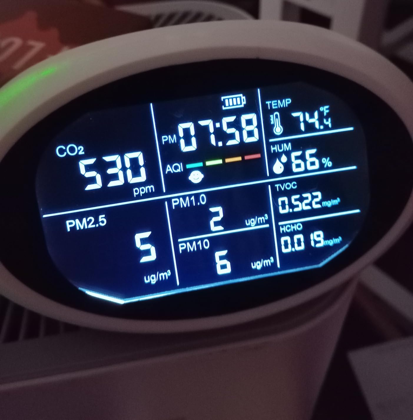 12-in-1 Air Quality Monitor Indoor, Portable Air Quality Monitor, for CO2, PM1.0, PM2.5, HCHO, TVOC and Others, Air Quality Tester for Home, Hotel, Office, Car, Battery Powered Air Monitor (White) customer photo 1