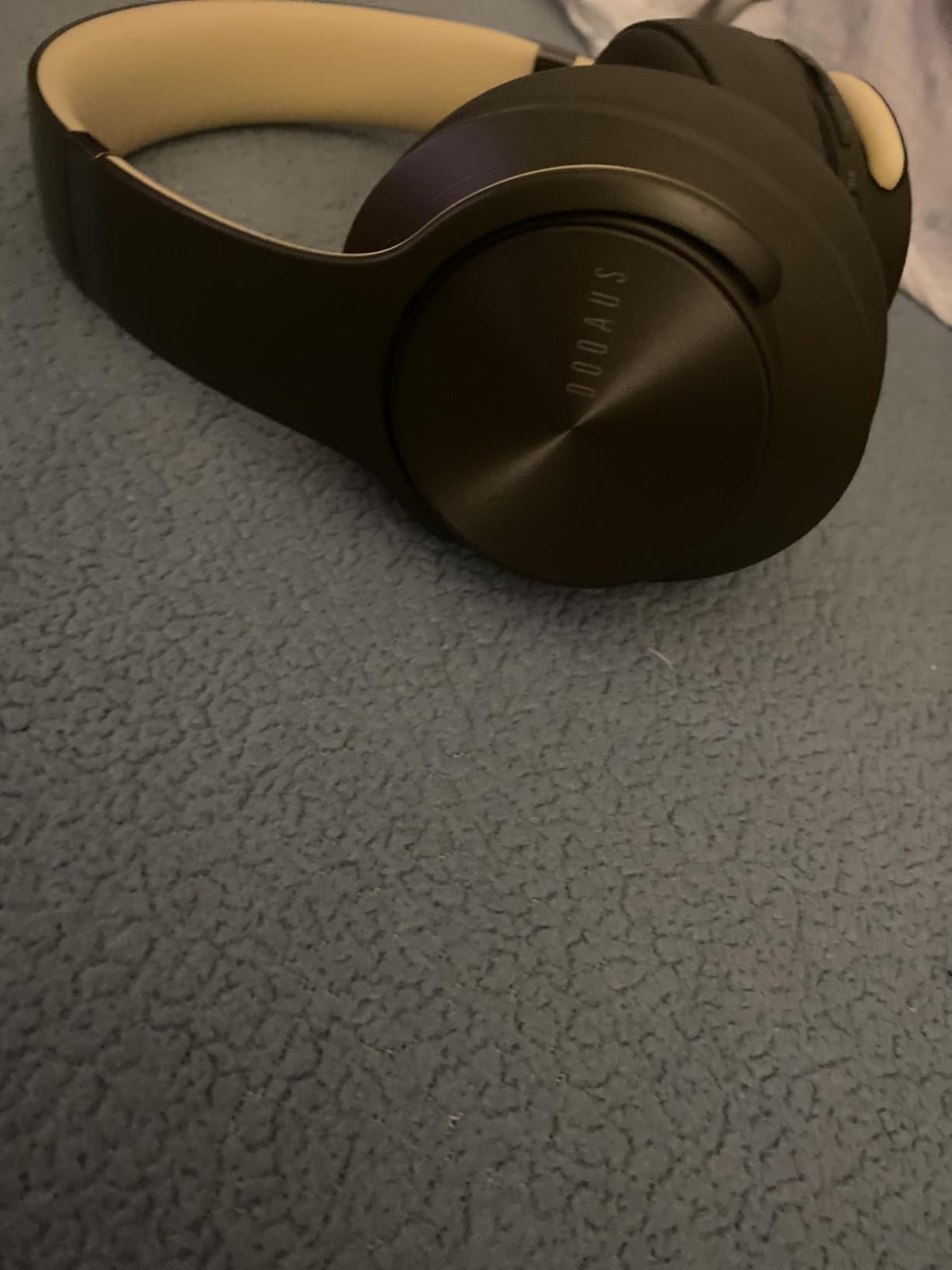 DOQAUS Bluetooth Headphones Over the Ear Wireless with 90H Playtime & 3 EQ Modes, HiFi Deep Bass, Premium Memory Foam & Mic for Travel, Home and Commuting customer photo 1