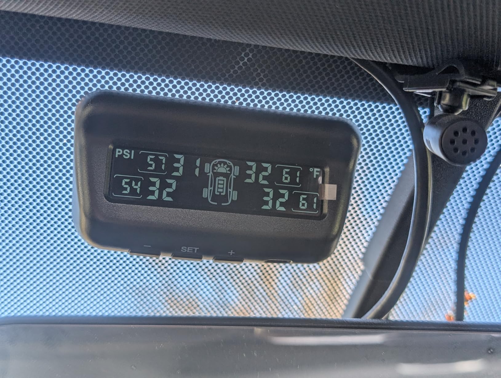 Tire Pressure Monitoring System, RV/Trailler TPMS with Solar Charging & Auto Calibration, M13 LCD Display tpms 4 sensors (0-87PSI) customer photo 1