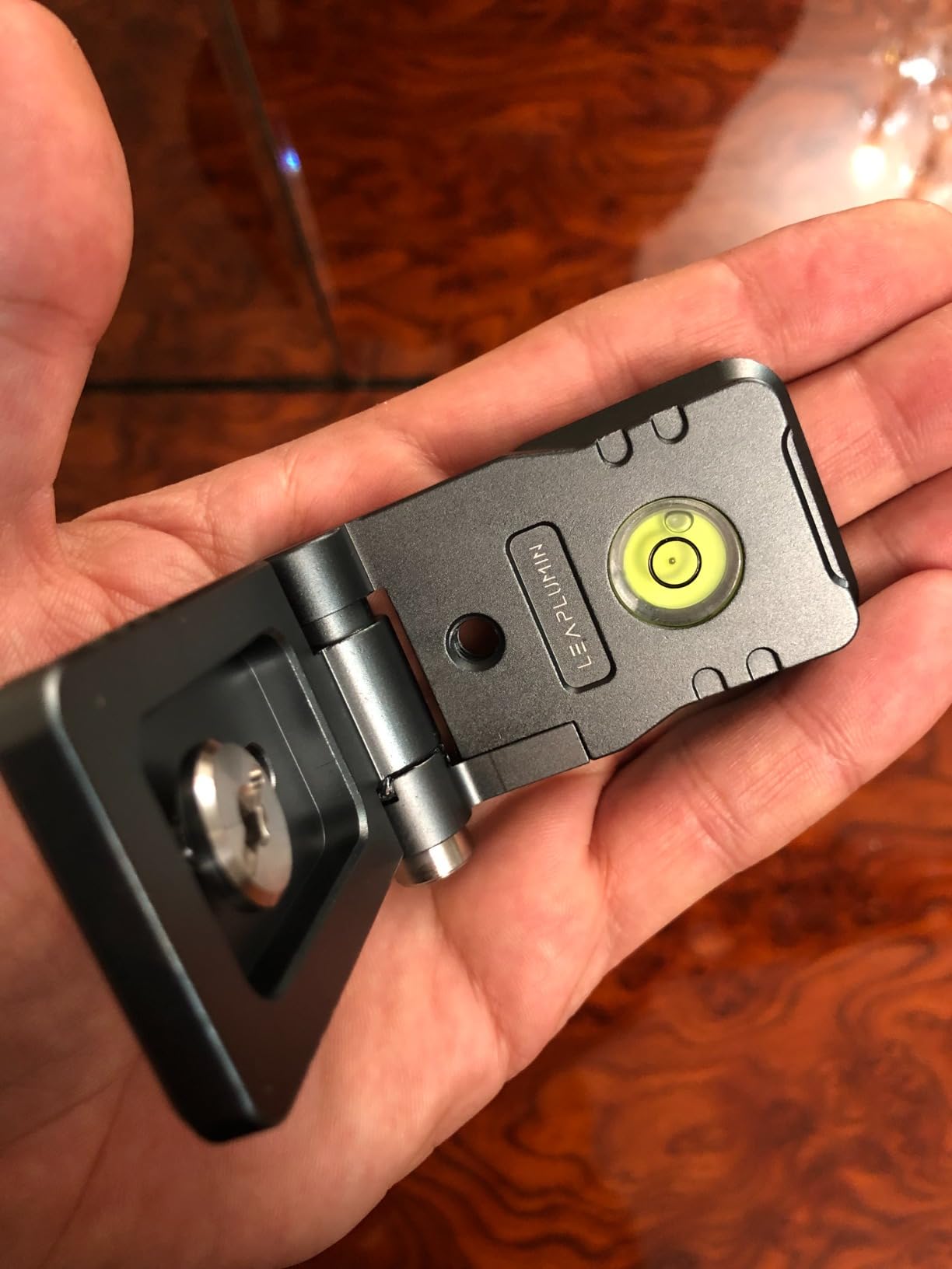 Foldable DSLR Camera L Bracket，Lightweight Camera L Bracket Vertical Horizontal Switching Tripod Quick Release Plate Compatible with Canon Nikon Sony DJI Osmo Ronin Zhiyun Stabilizer Tripod customer photo 2