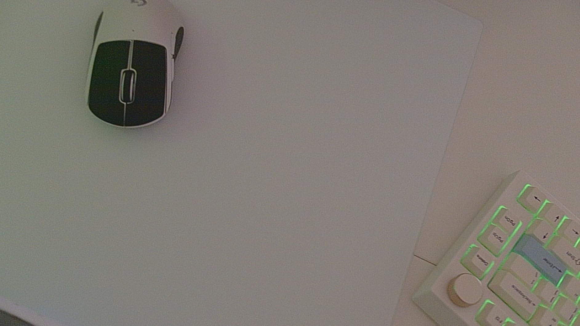 Logitech G PRO X Superlight 2 DEX Wireless Gaming Mouse, 60g pro-Grade Right-Handed Mouse with 5 programmable Buttons, USB-C Charging, 44k DPI Sensor, up to 8 kHz Polling for PC/Mac - White customer photo 1