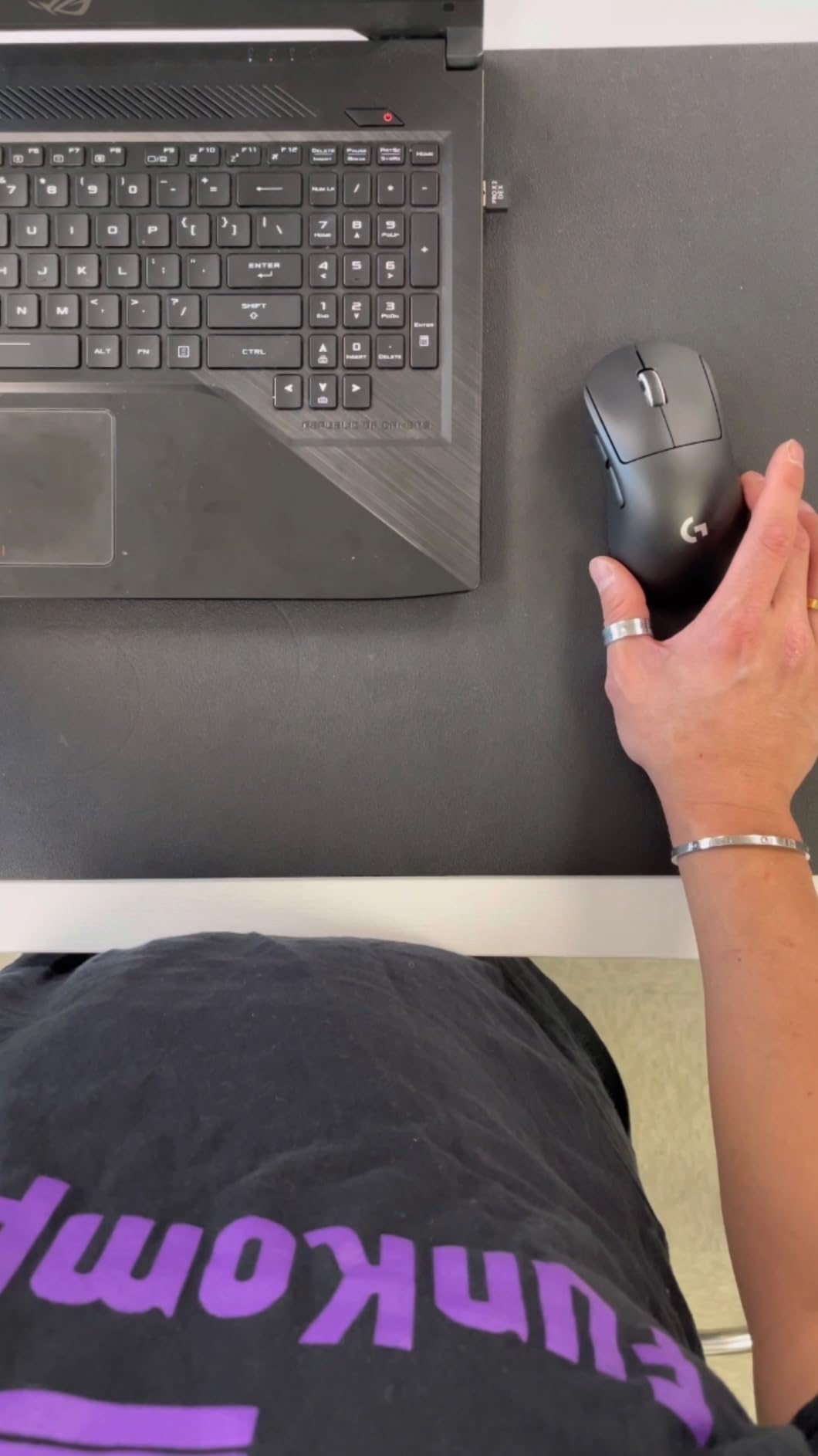 Logitech G PRO X Superlight 2 DEX Wireless Gaming Mouse, 60g pro-Grade Right-Handed Mouse with 5 programmable Buttons, USB-C Charging, 44k DPI Sensor, up to 8 kHz Polling for PC/Mac - White customer photo 2