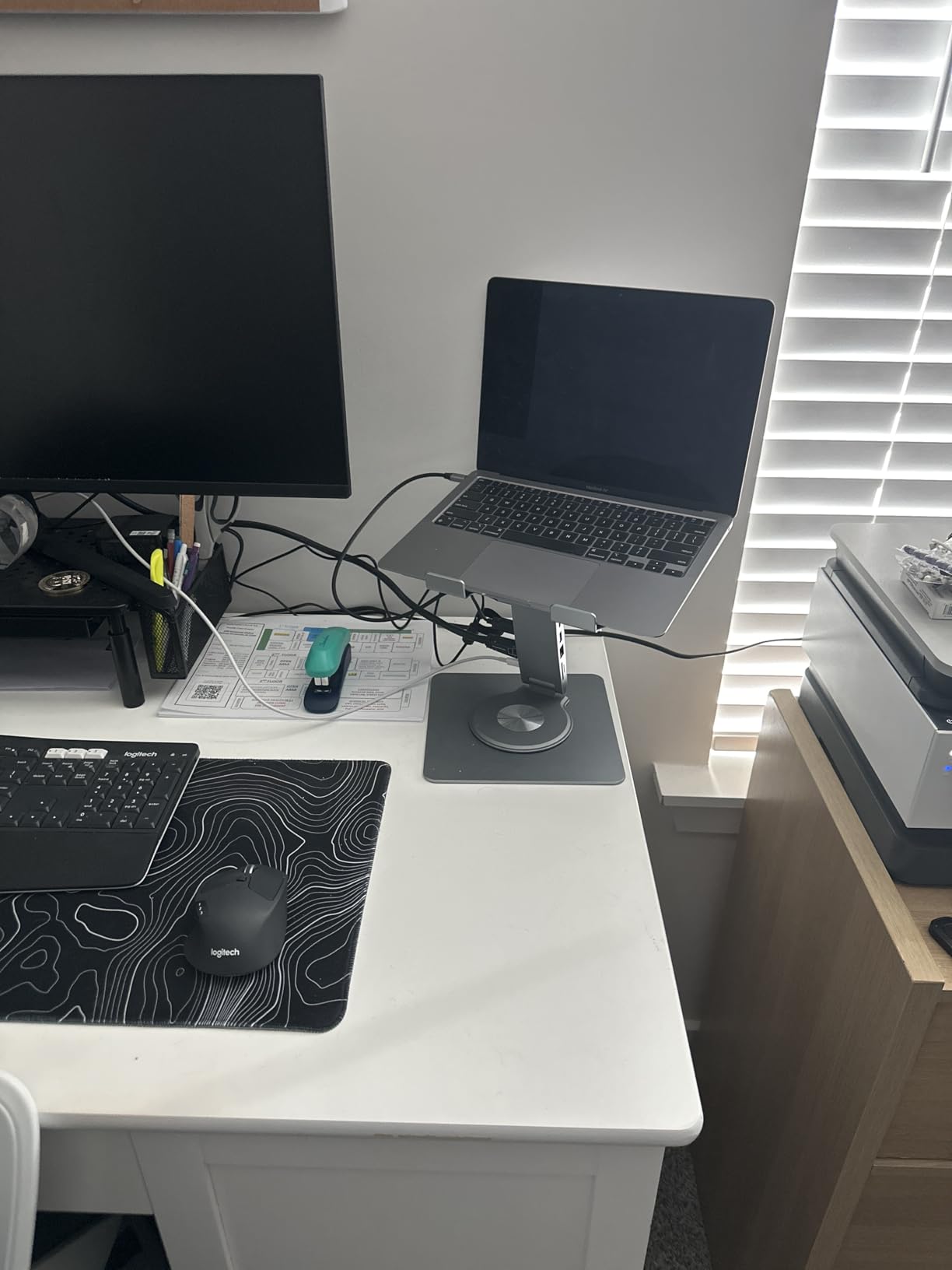 Laptop Docking Station Stand Dual Display 4K HDMI USB3.0 3.5mm Audio Jack 9-IN-1 360° Swivel Laptop Stand for Desk with USB-C Hub Multiport Adapter Universal for MacBook Pro/Air/Dell/HP/Surface/Lenovo customer photo 1