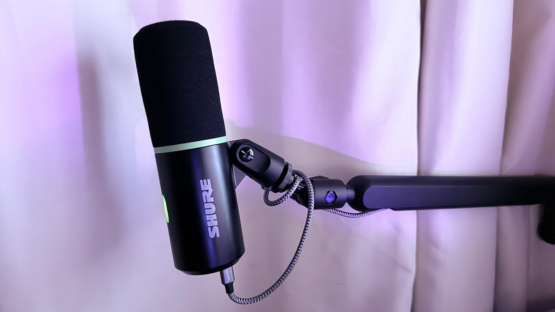 Shure MV6 Gaming Microphone - Dynamic USB Mic for PC Gaming & Streaming with Tap-to-Mute, Noise Cancellation, Desktop Stand & 3.5mm Headphone Monitoring, Black customer photo 1