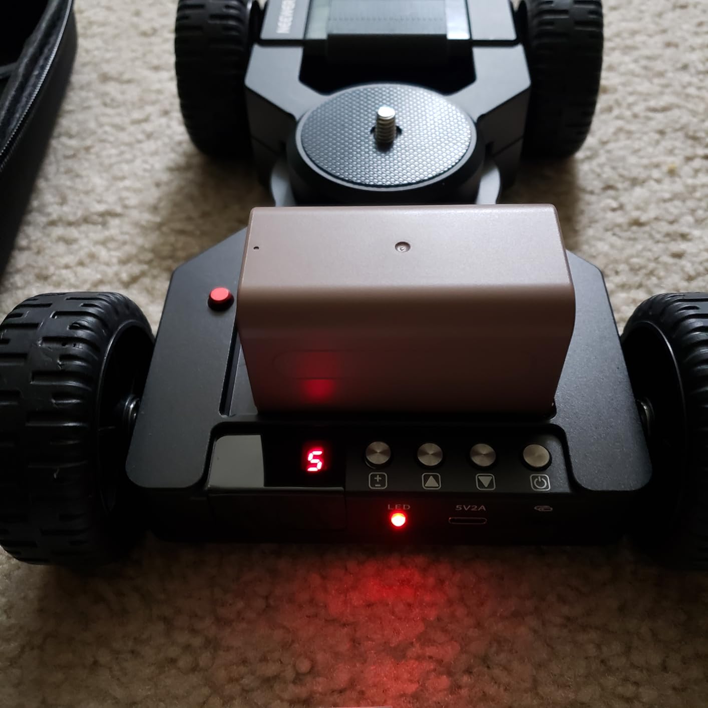 Neewer DL400 Upgraded Motorized Camera Slider Dolly with App Control, Ultra Quiet Powerful Dual Motor Drive, 5H Runtime, Compatible with GoPro iPhone Android Samsung Smartphone DSLR Camera Camcorder customer photo 2