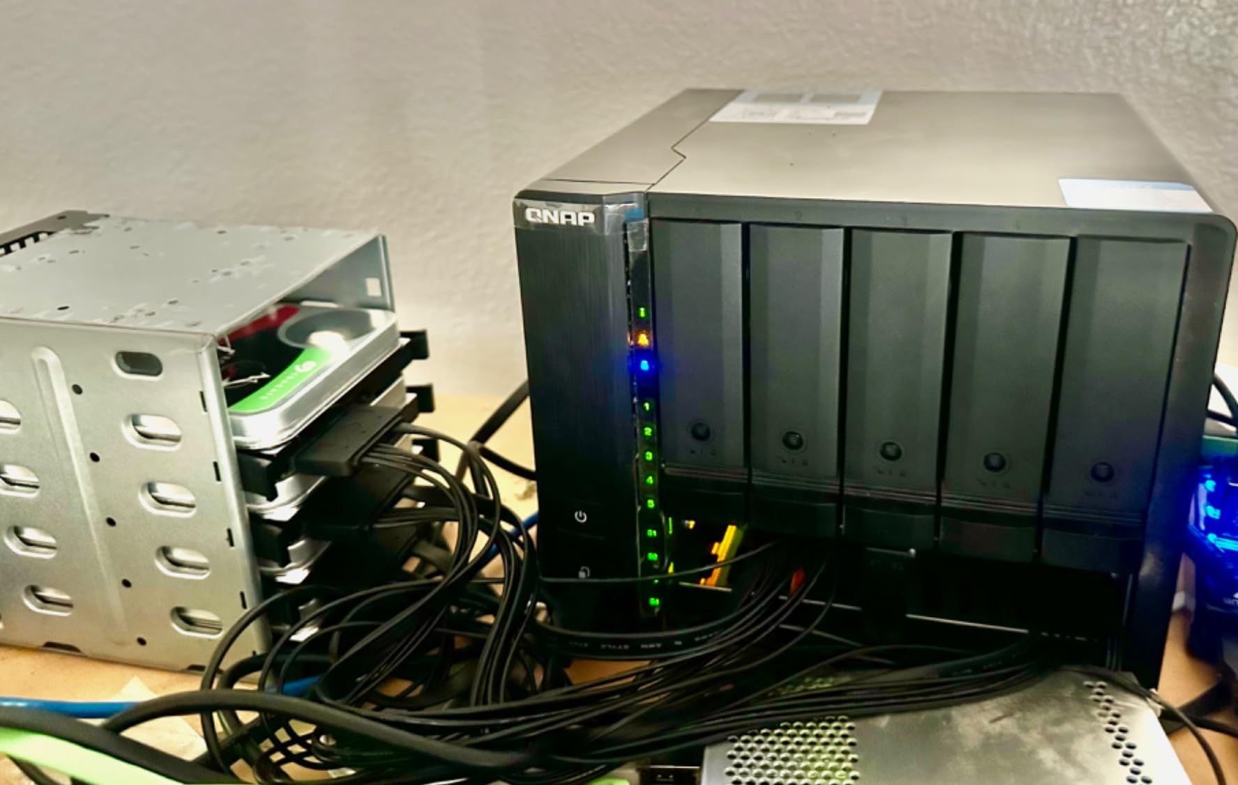 QNAP TS-632X-4G-US 6 Bay 10GbE Desktop NAS with ARM Alpine AL524 Quad-core Processor and 4 GB DDR4 RAM (Diskless) customer photo 2