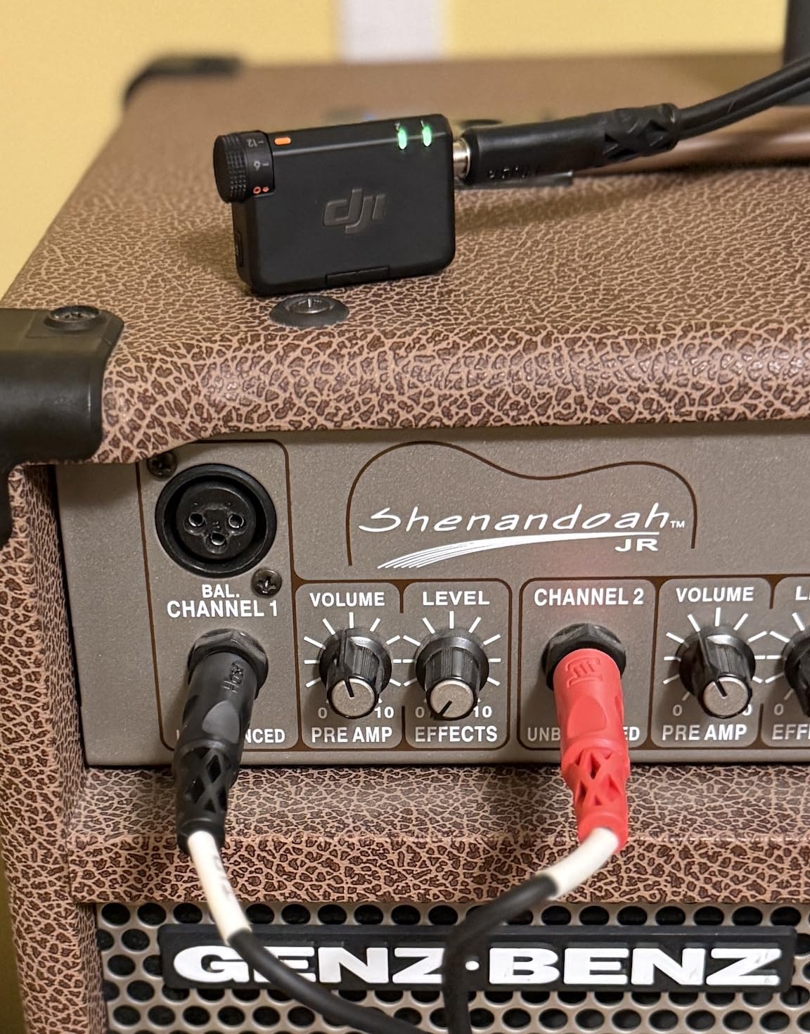 DJI Mic Mini (2 TX + 1 RX + Charging Case), Wireless Lavalier Microphone for iPhone/Camera/Android, Ultralight, Detail-Rich Audio, 48h Use, Noise Cancelling, Automatic Limiting, Vlog, Streaming customer photo 1