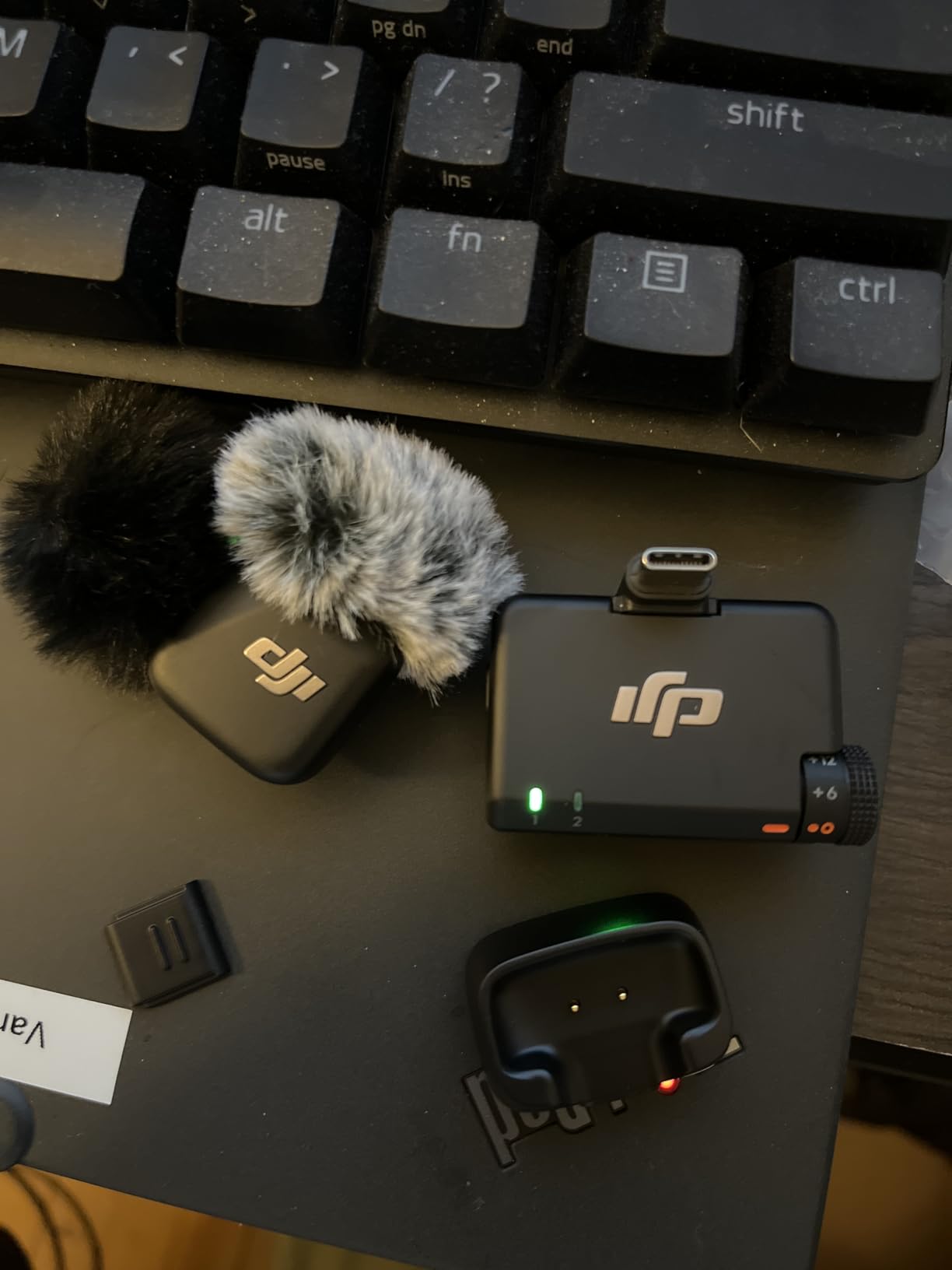 DJI Mic Mini (1 TX + 1 RX), Wireless Lavalier Microphone for iPhone/Camera/Android, Ultralight, Detail-Rich Audio, Noise Cancelling, Automatic Limiting, Vlog, Streaming, 400m Transmission customer photo 2