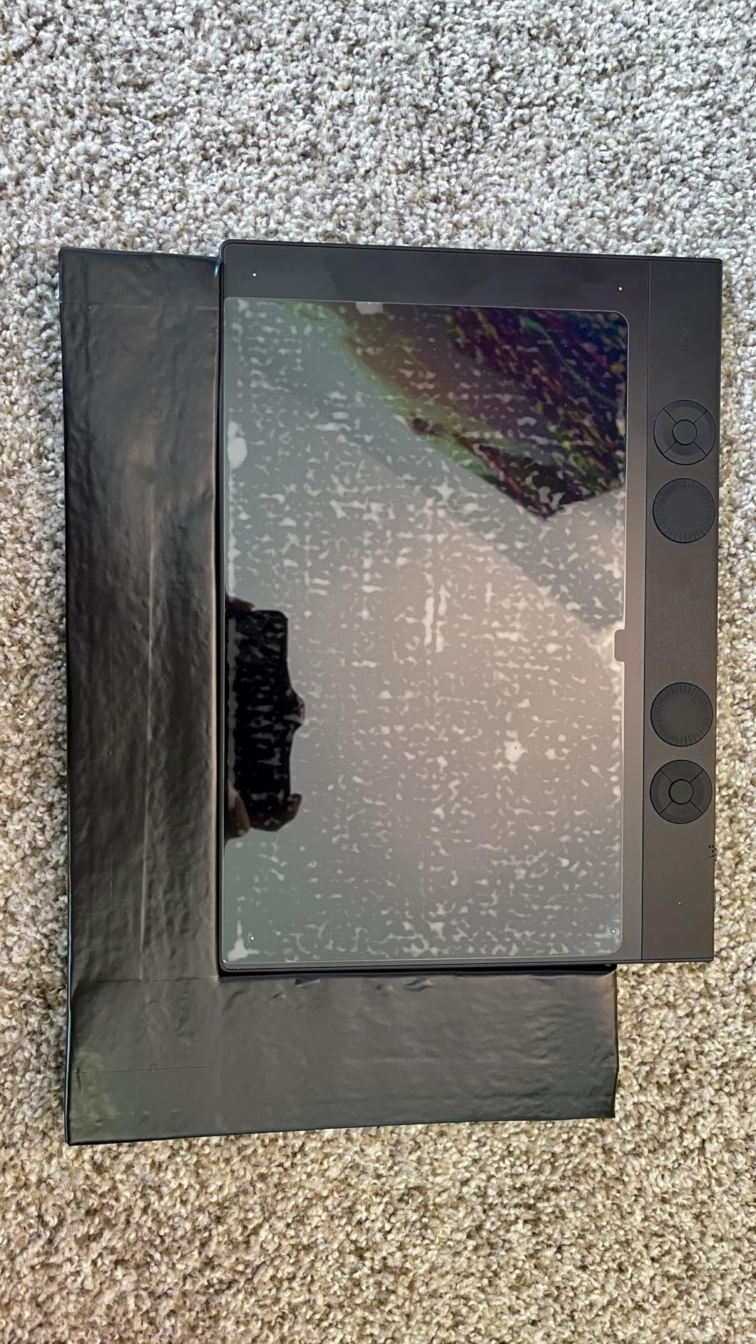 Wacom Intuos Pro Medium Bluetooth Professional Graphic Drawing Tablet with Pro Pen 3 (2025 Edition) customer photo 1