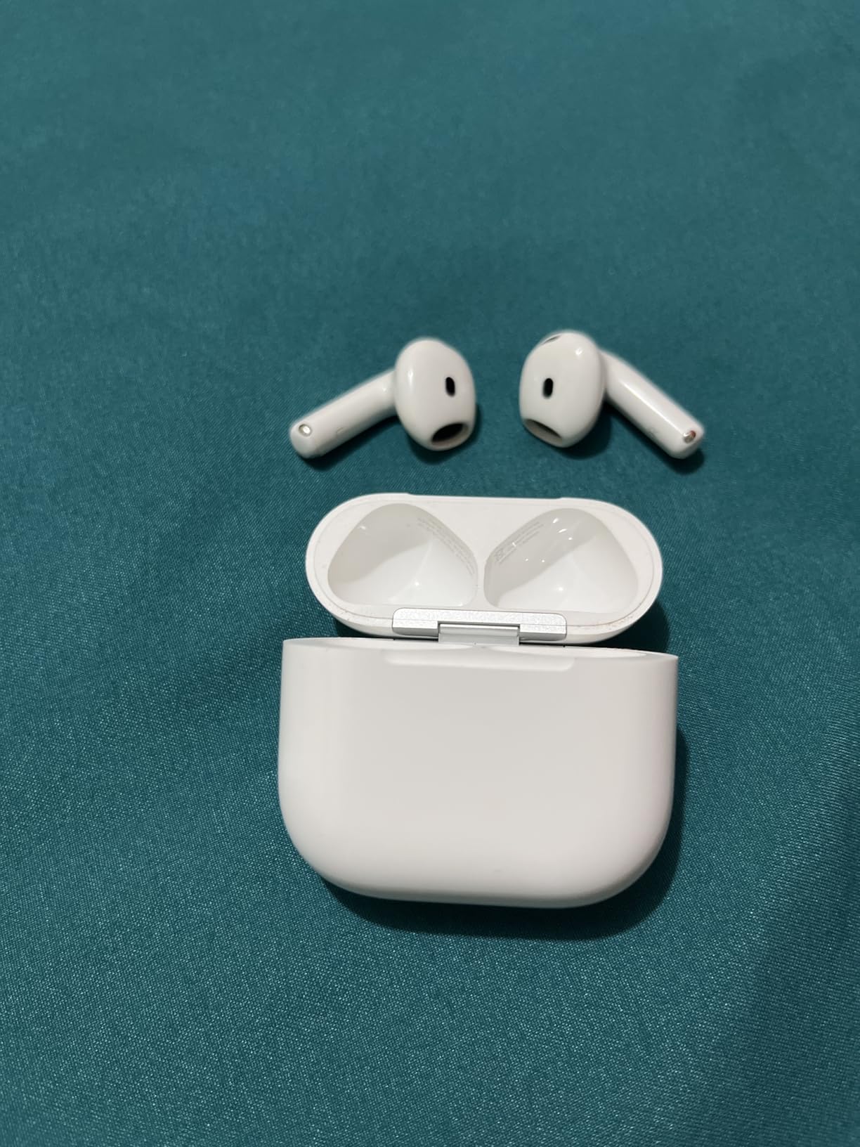 Apple AirPods 4 Wireless Earbuds, Bluetooth Headphones, with Active Noise Cancellation, Adaptive, Transparency Mode, Personalized Spatial Audio, USB-C Charging Case, Wireless Charging, H2 Chip customer photo 2