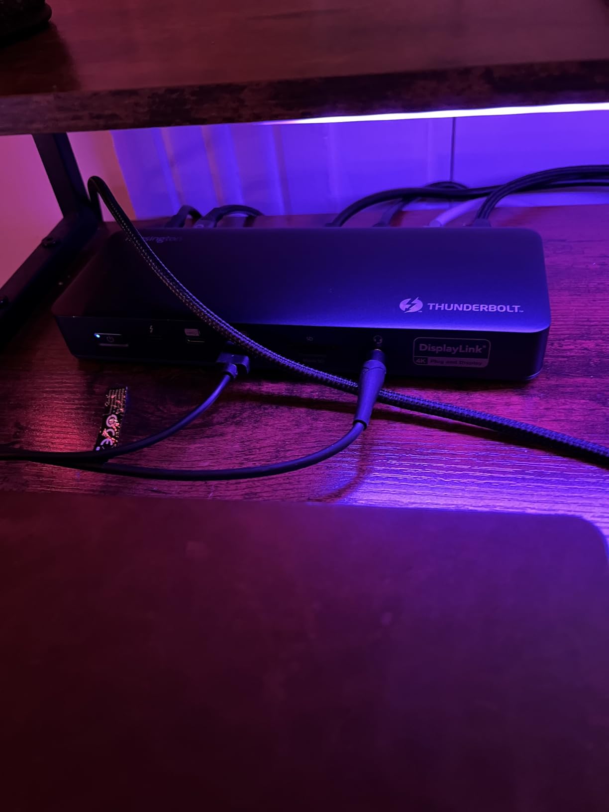 Kensington SD5900T DisplayLink Docking Station Thunderbolt 4, Quad 4K for MacBook Pro/Air M1/M2/M3/M4 with Pro and Max Chipsets, 100W PD, HDMI/DP/TB4, SD/Micro SD Card Slots - Midnight Blue (K35232NA) customer photo 1