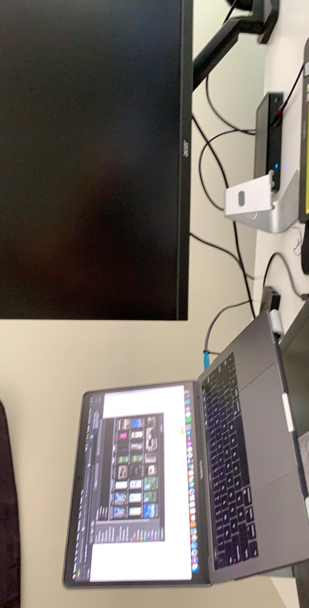 Kensington SD5900T DisplayLink Docking Station Thunderbolt 4, Quad 4K for MacBook Pro/Air M1/M2/M3/M4 with Pro and Max Chipsets, 100W PD, HDMI/DP/TB4, SD/Micro SD Card Slots - Midnight Blue (K35232NA) customer photo 2