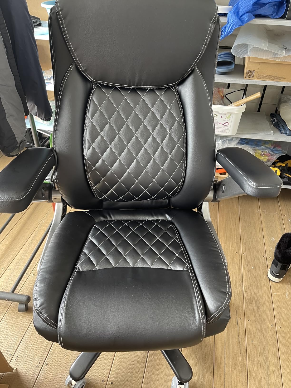 600LBS Large Heavy Duty Office Chair with 5D Flip Arms,Comfy Big and Tall Executive Office Desk Chair with Pocket Spring Cushion,High Back Computer Chair with Lumbar Support,Dual Rubber Wheel customer photo 1