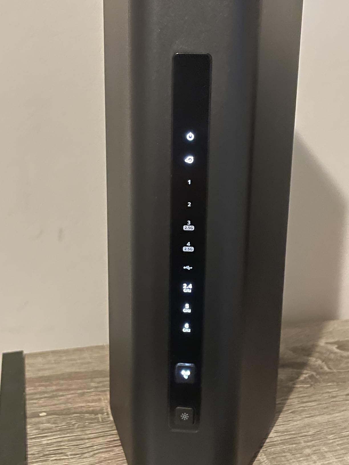 NETGEAR Nighthawk WiFi 7 Router (BE9300) - Router Only, 9.3Gbps Wireless Speed, 2.5 Gigabit Internet Port, Tri-Band for Gaming, Covers 2,500 sq. ft., 100 Devices, VPN - Free Expert Help customer photo 1