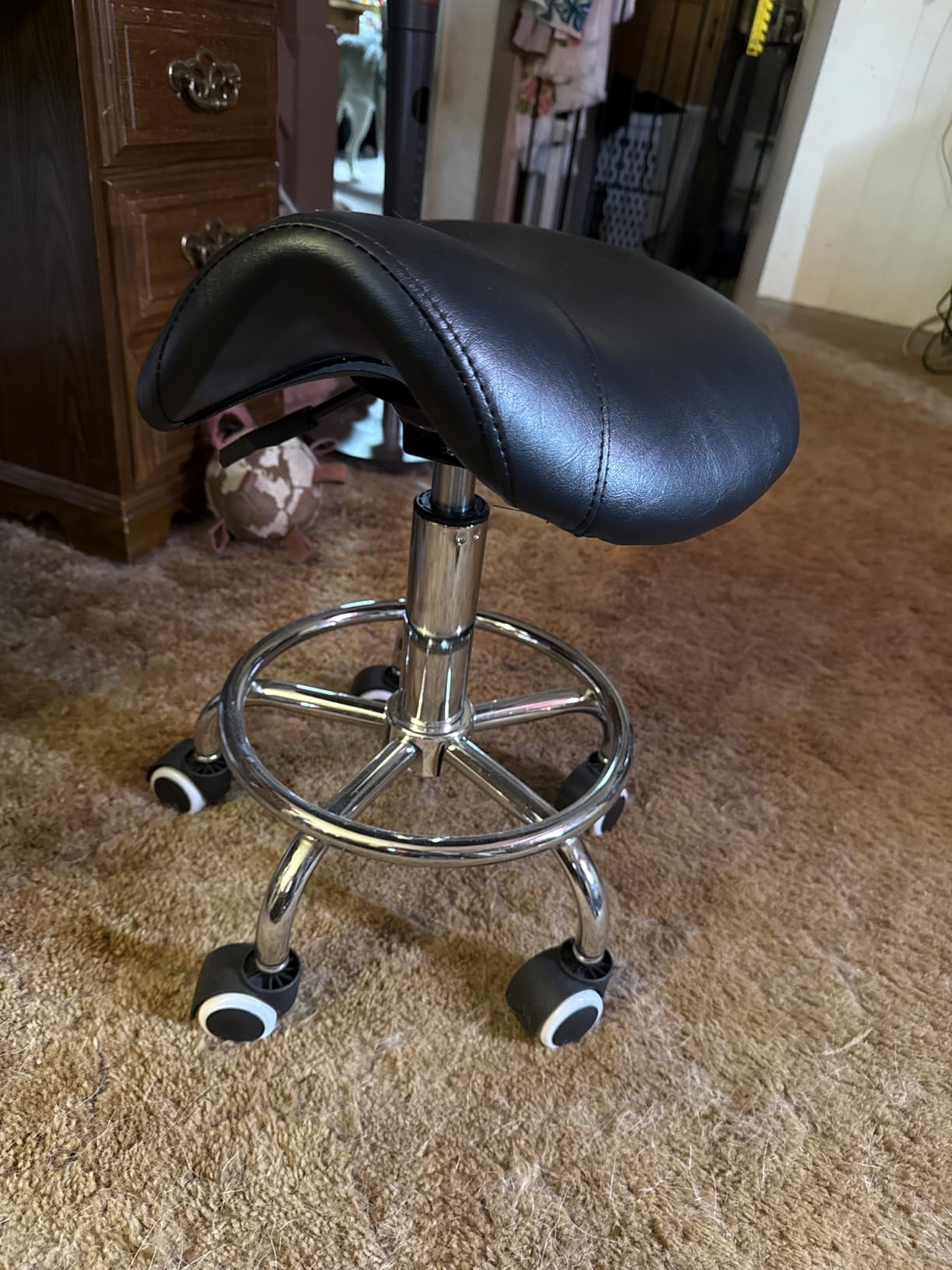 YEEZEE Saddle Stool Ergonomic- Comfortable Rolling Saddle Stool with Wide Thick Saddle Seat Padding, Swivel Adjustable Saddle Chair with Wheels and Ring Pedal for Medical Massage Salon (Dark Black) customer photo 2