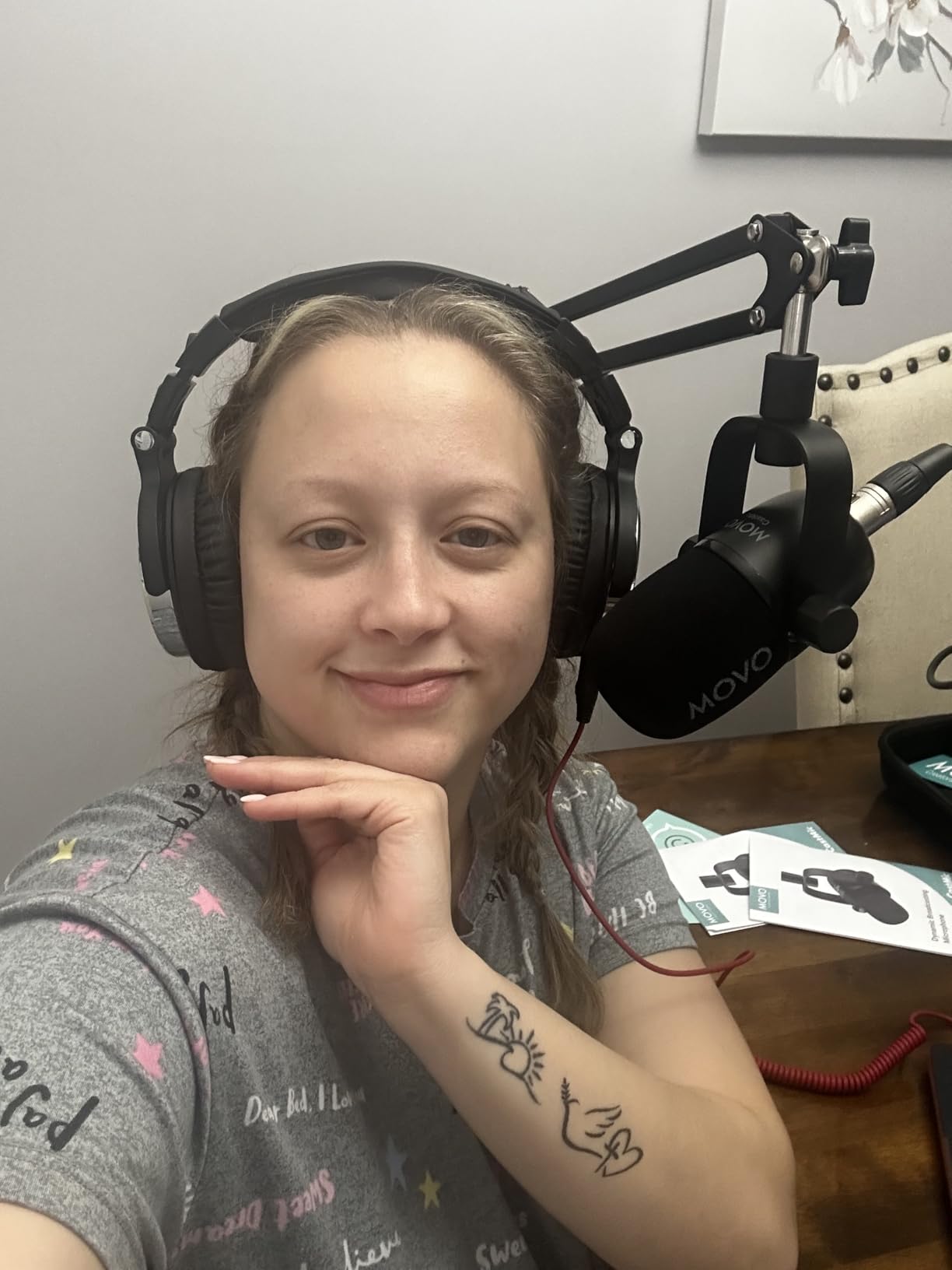 Movo Portable Podcast Equipment Bundle for iPhone/Android Phones - Podcast Kit with Audio Interface, 2 CastMic Dynamic Mics, 2 Table Stands customer photo 2