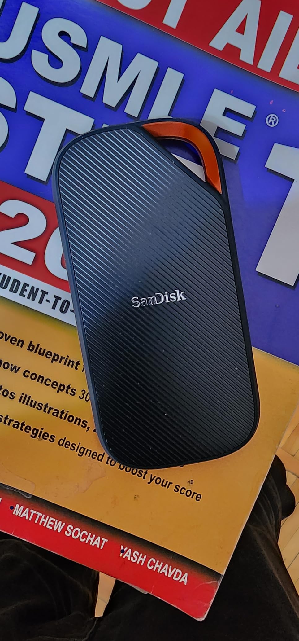 SanDisk 4TB Extreme PRO Portable SSD with USB4, Up to 3800 MB/s Read and 3700MB/s Write, USB-C, USB 3.2, Backwards Compatible, IP65 Water and Dust Resistance - SDSSDE82-4T00-G25 customer photo 2