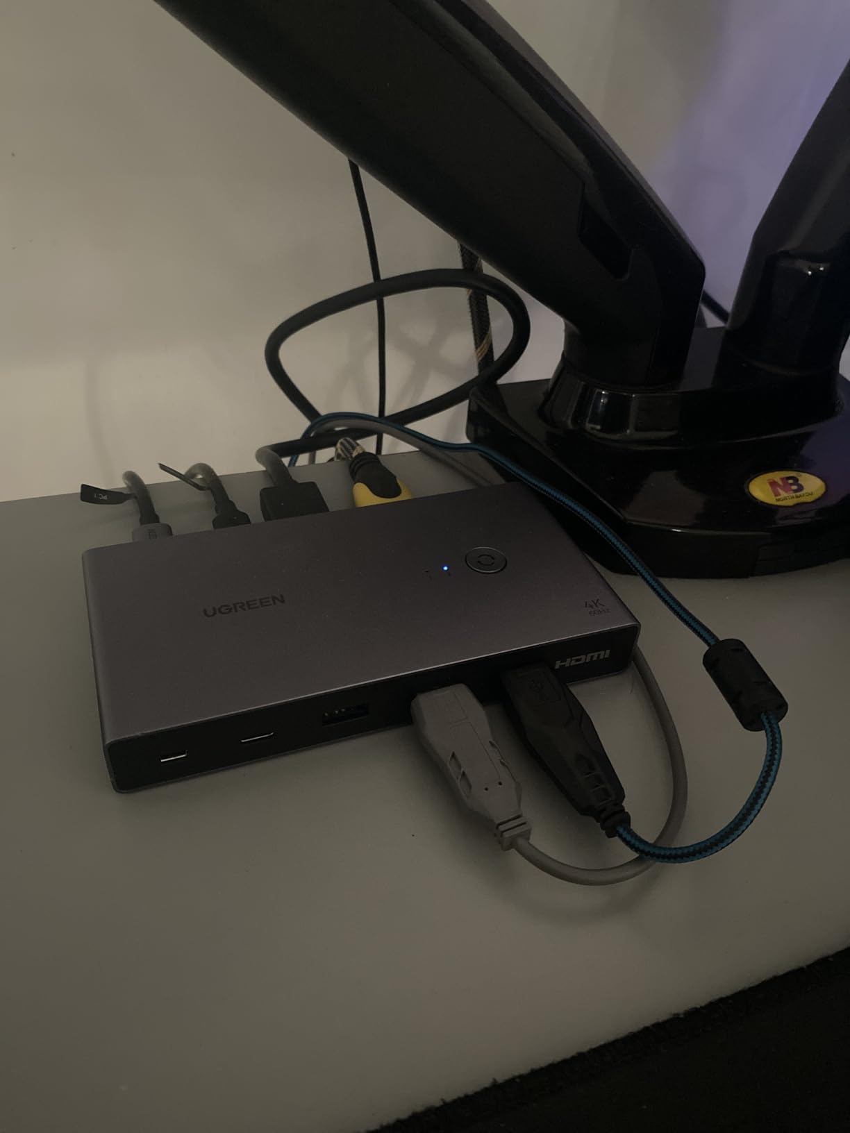 UGREEN USB-C+HDMI KVM Switch 1 Monitor 2 Computers with 4 USB 3.0 Ports 4K@60Hz Aluminum for 1 Laptop & 1 Desktop Share One Monitor Keyboard Mouse Printer with 1 HDMI Cable+2 Type-C Cables customer photo 1