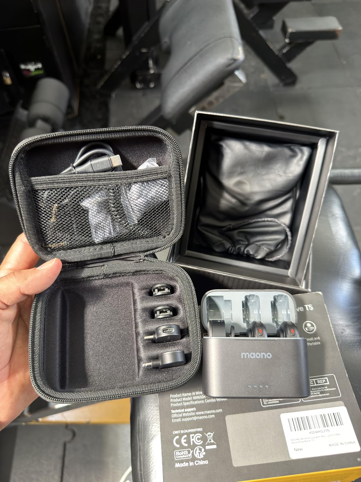 MAONO Wireless Lavalier Microphone for iPhone/Android/Camera/PC, Mini Lapel Mic with 48khz 24bit, 4 Modes Voice Filter, AI Noise Cancellation, 40H Battery, 1000ft Range, for Video Recording - Wave T5 customer photo 2