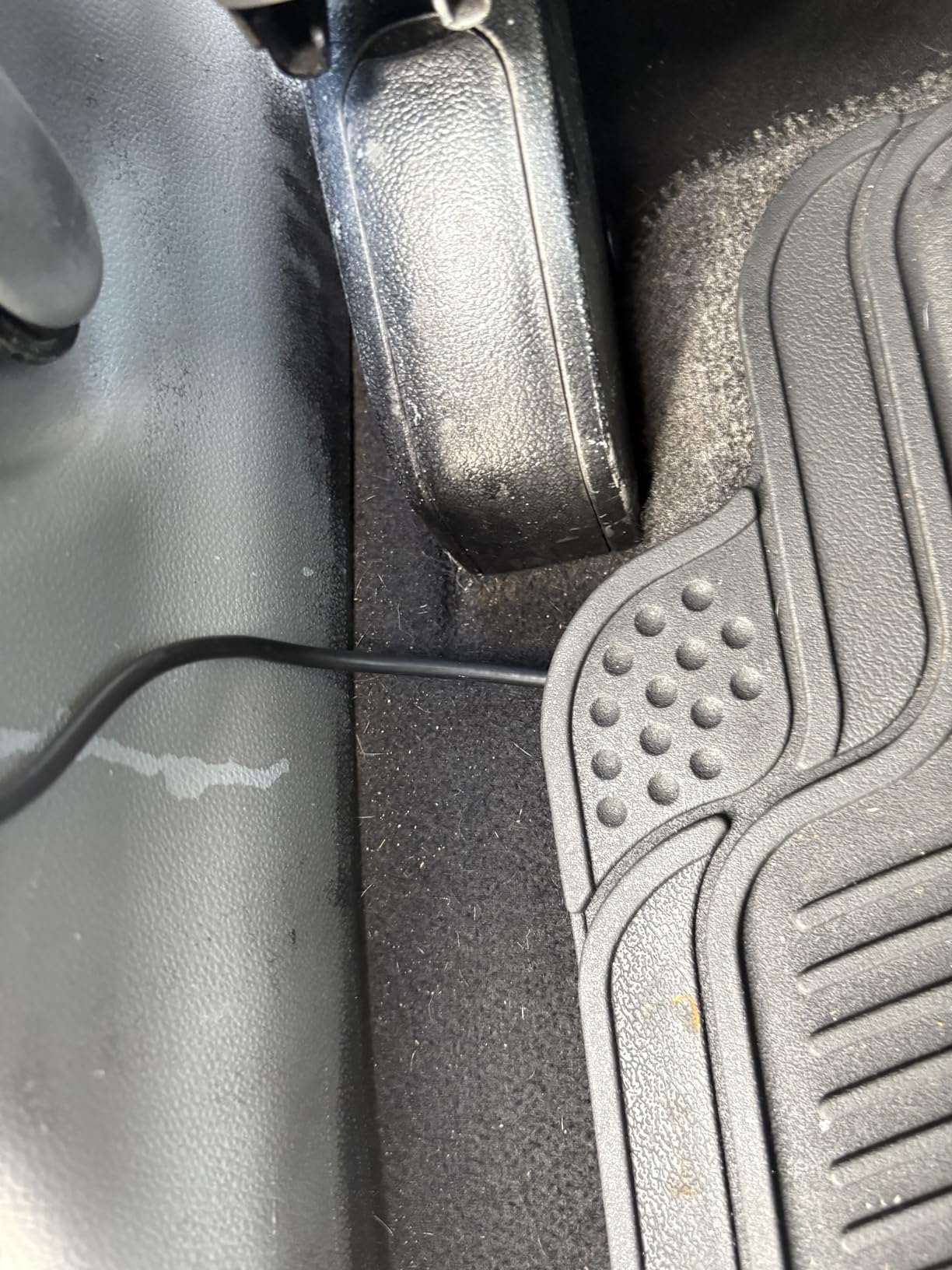 Radioddity CB-606 PRO CB Radio, AM/FM/PA Mobile Transceiver with 4W Power Output, 2.2'' Amber Color Display, Instant Emergency Channel 9/19, VOX customer photo 1