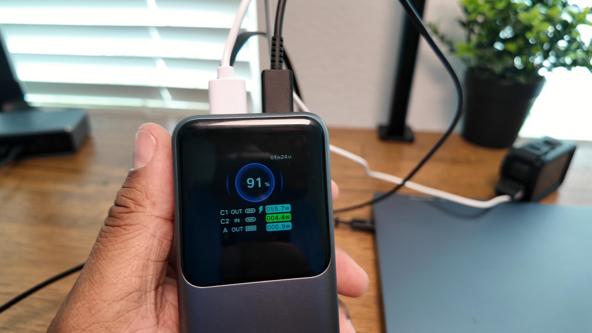 UGREEN Nexode Power Bank 20000mAh 165W with Built-in USB C Cable Laptop Travel Portable Charger customer photo 1