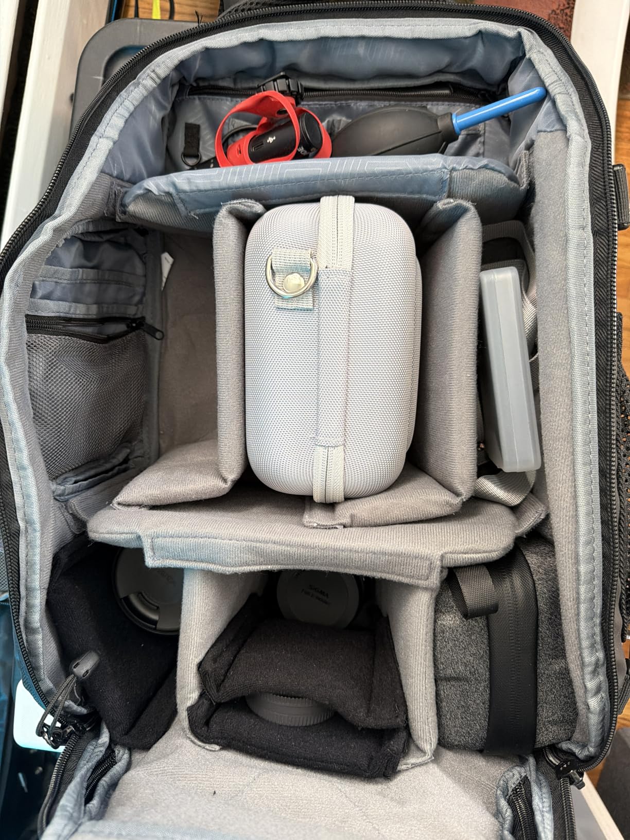 K&F CONCEPT Camera Backpack,Camera Bags for Photographers 30L Large Capacity with Raincover and 16 Inch Laptop Compartment Compatible for Canon/Nikon/Sony/DJI Mavic Drone Travel customer photo 2