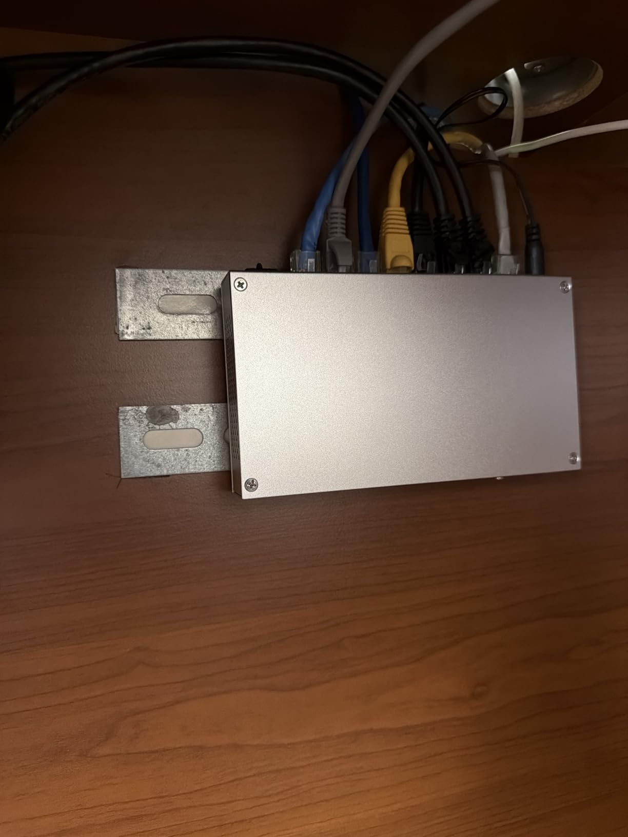 SODOLA 8-Port 2.5Gb Web Managed Switch with 10G SFP+, Aluminum Alloy Cooling & Magnetic Mounting - LACP/QoS/VLAN/IGMP Managed Multi-Gigabit Switch for Homelab customer photo 1