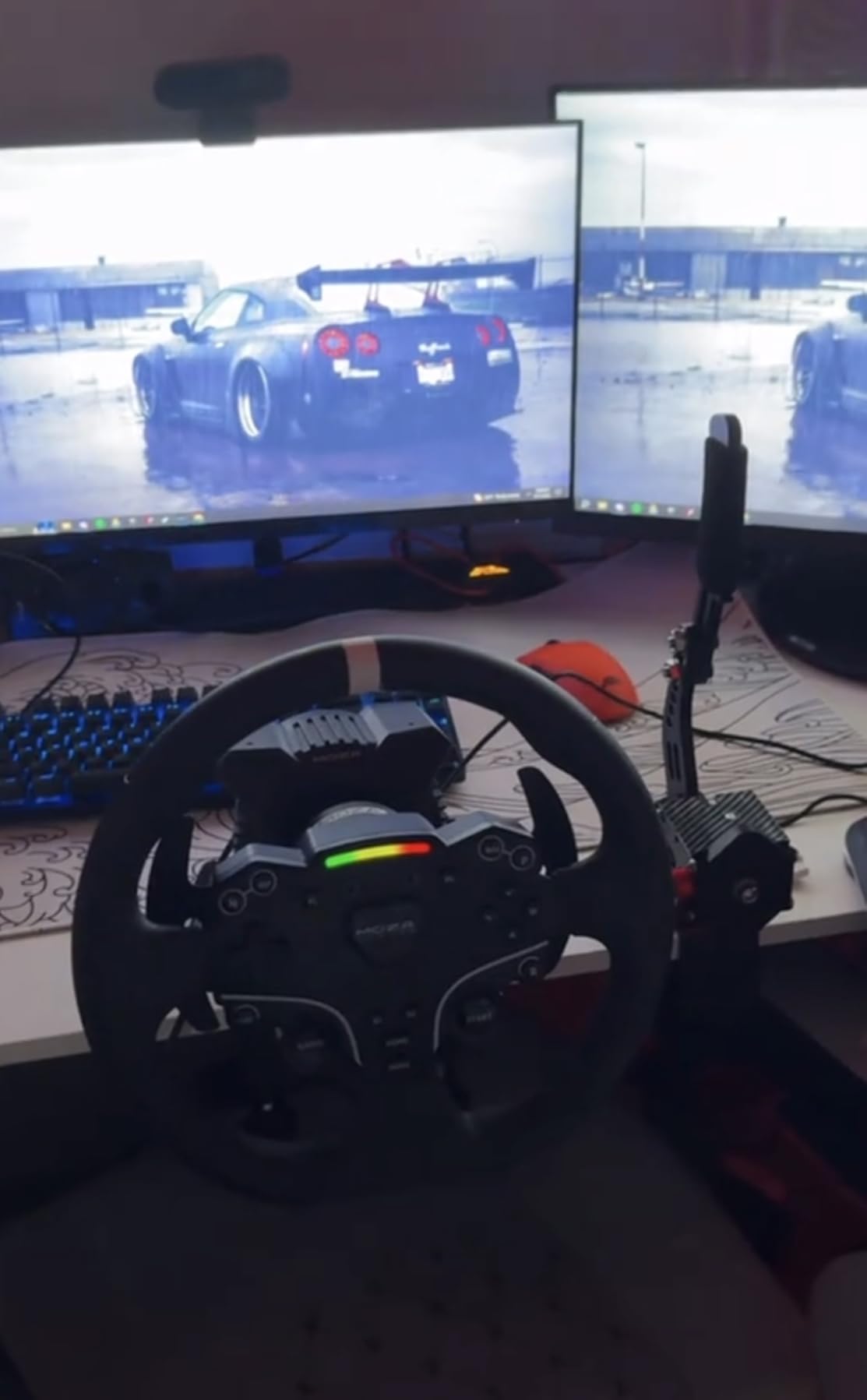 MOZA R3 Racing Simulator 4PCS Wheel & Pedals bundle for PC: R3 Direct Drive Base, ES Lite Steering Wheel, SR-P Lite Pedals and Table Clamp, Black customer photo 1