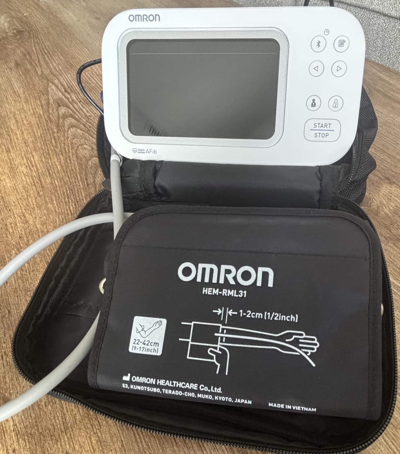 OMRON Platinum Blood Pressure Monitor for Home Use & Upper Arm Blood Pressure Cuff - #1 Doctor & Pharmacist Recommended Brand - Clinically Validated - AFib Detection - Connect App customer photo 1