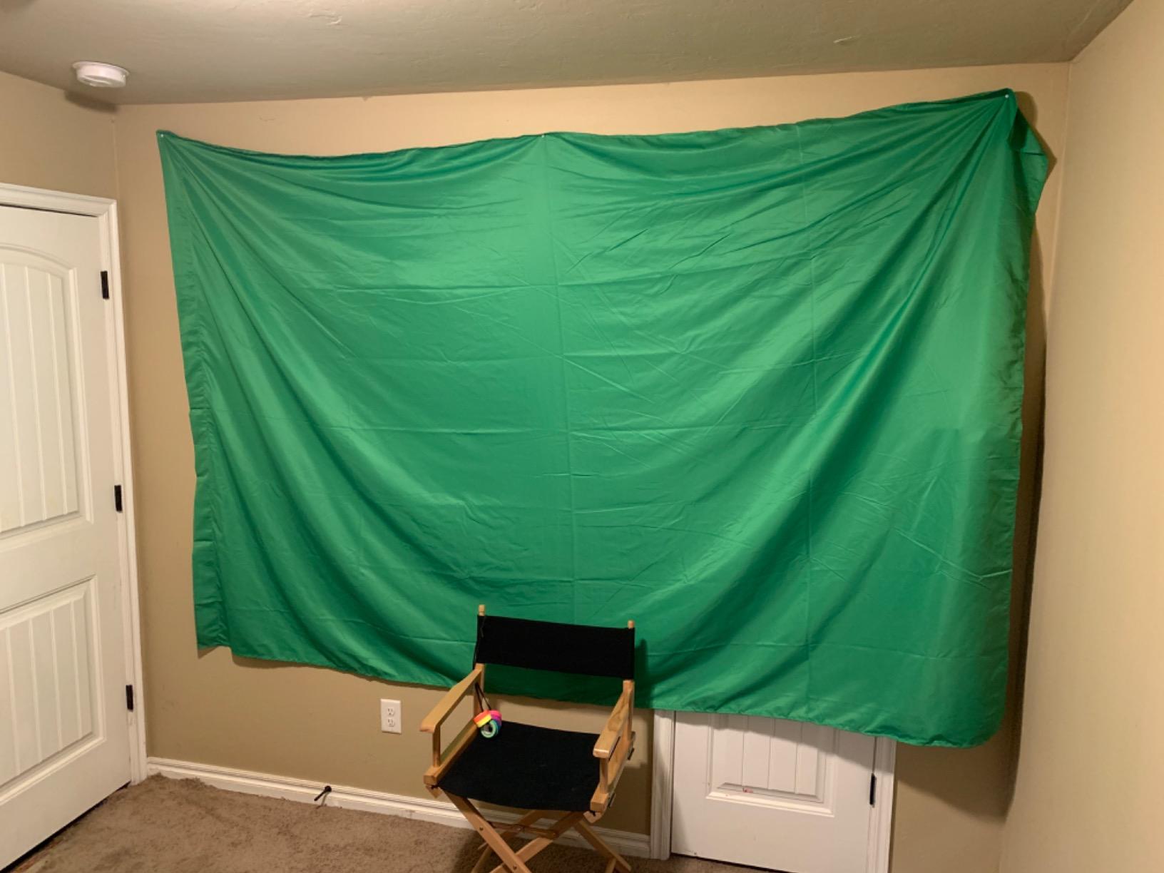 UTEBIT Green Screen Backdrop, 3.3X5 ft Photography Chroma Key Greenscreen Background Sheet for Background Removal, Thick Polyester Fabric Cloth Sheet for Photoshoot Video, Live Streaming customer photo 2