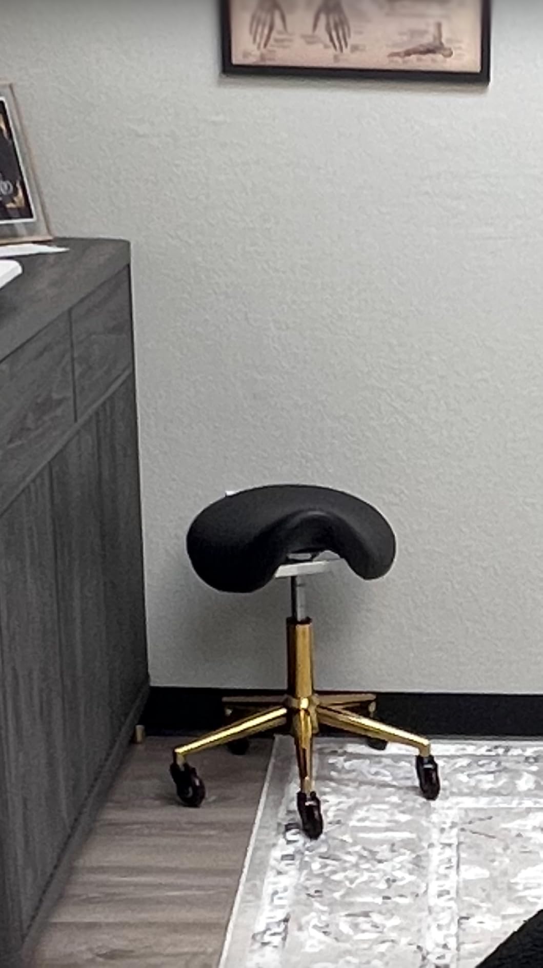 Saddle Stool with Wheels Ergonomic - Thick Wide Saddle Cushion, Healthy Posture No Pain, Easy to Adjust, Smooth Rolling No Creaky Noises, Rolling Swivel Saddle Stool Chair for Salon Massage (Black) customer photo 2